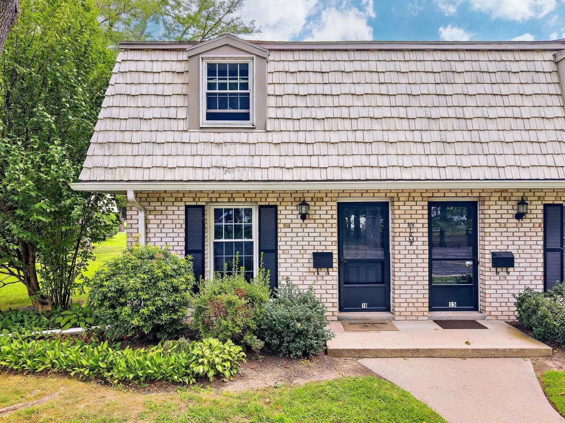 16 Corey Colonial # 16, Agawam MA 01001