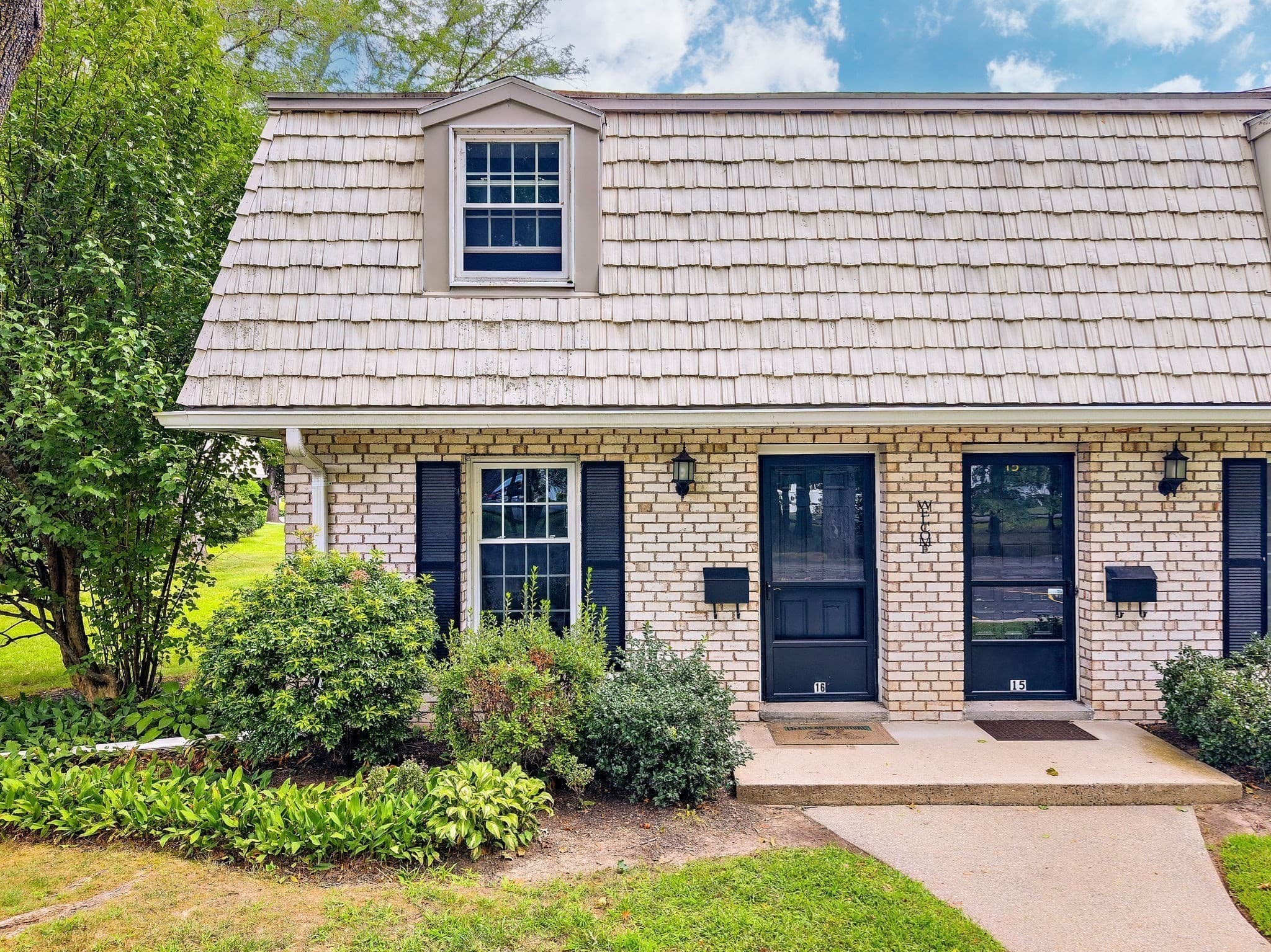 16 Corey Colonial # 16, Agawam MA 01001