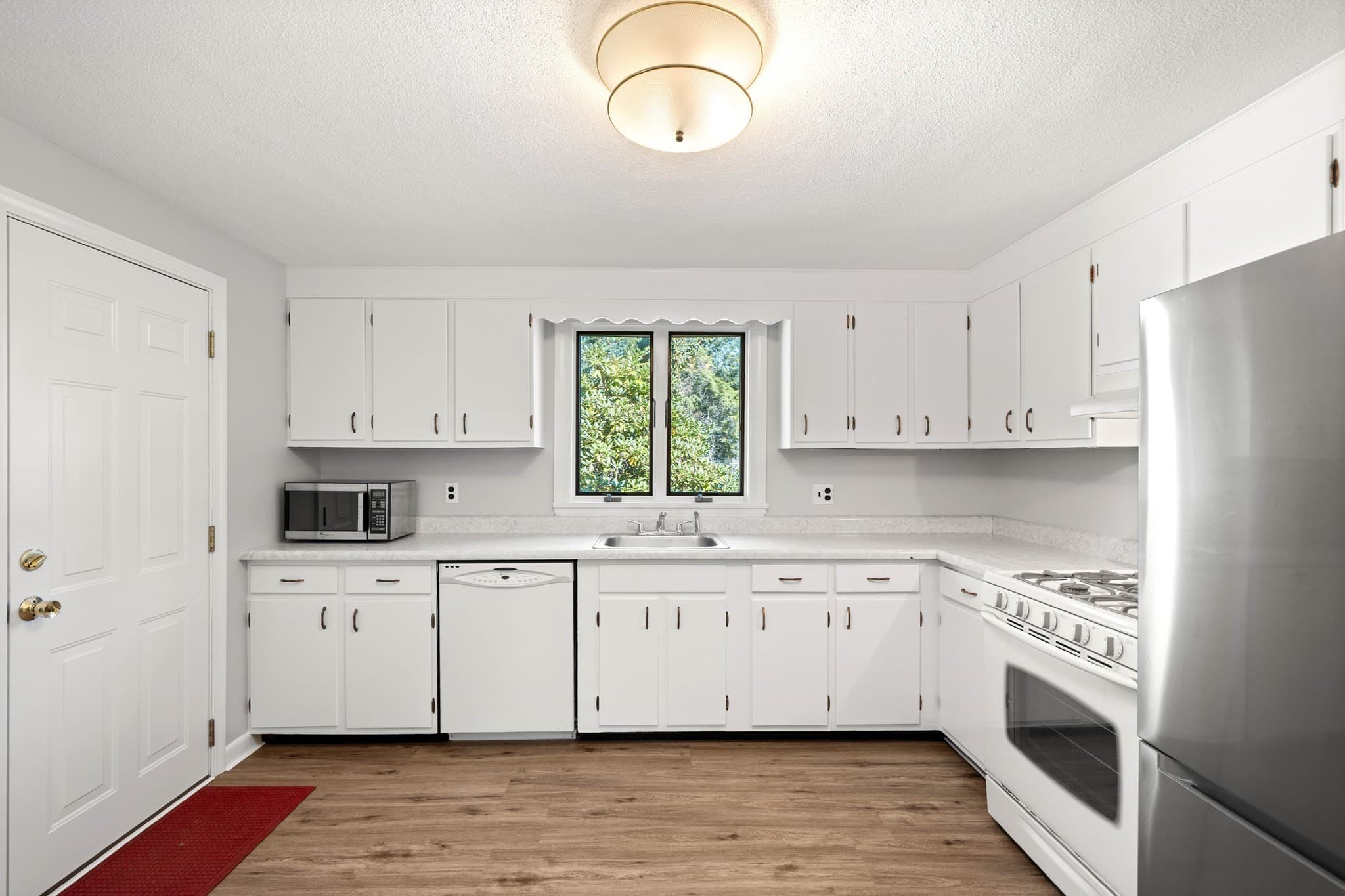 Single Family Residence at 31 Homestead Circle, Hamilton MA 01982, Hamilton, photo 6 of 39