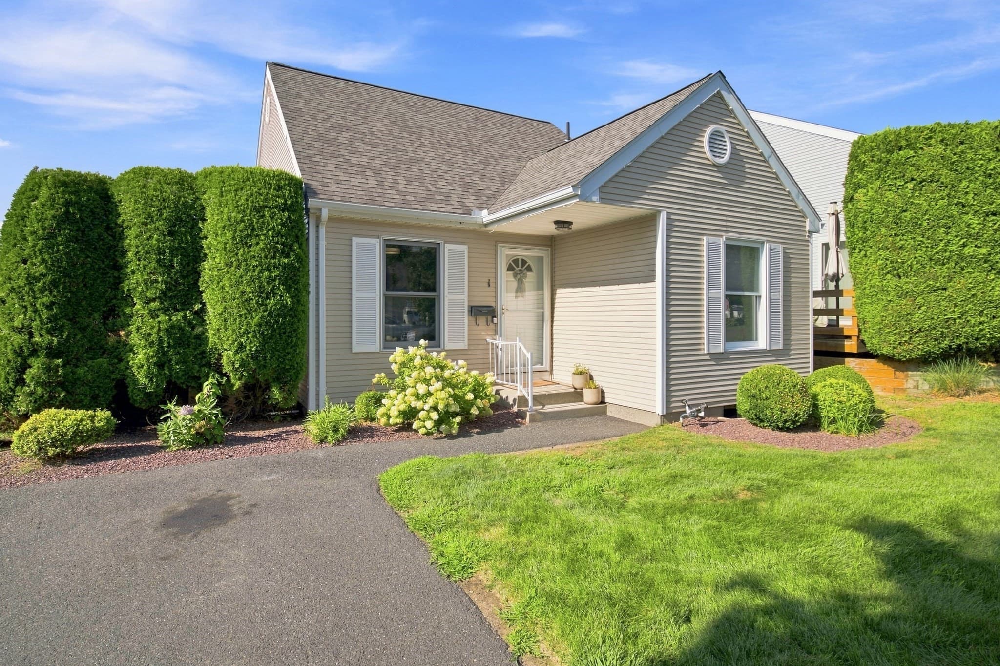 Condominium at 1 Alvord Pl # 1, South Hadley MA 01075, photo 2 of 37