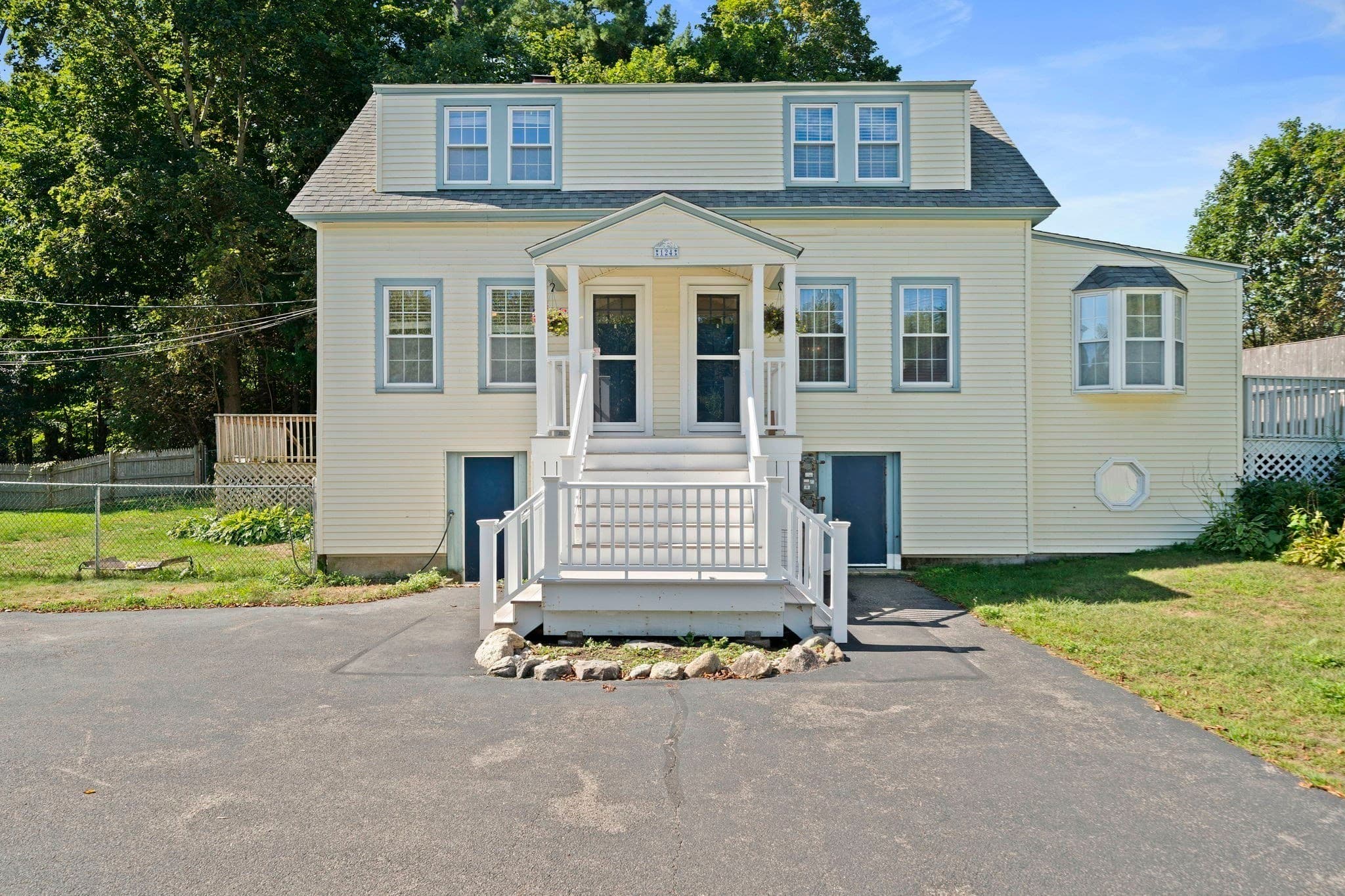 Multi Family at 124 S River St, Marshfield MA 02050, photo 2 of 23