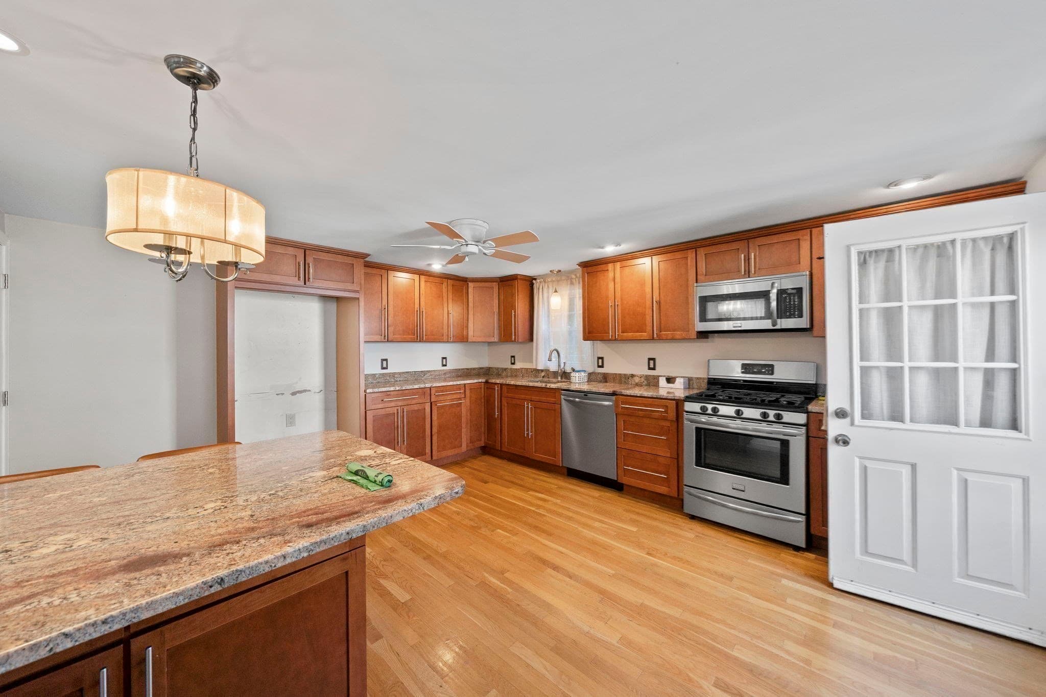 Multi Family at 124 S River St, Marshfield MA 02050, photo 7 of 23