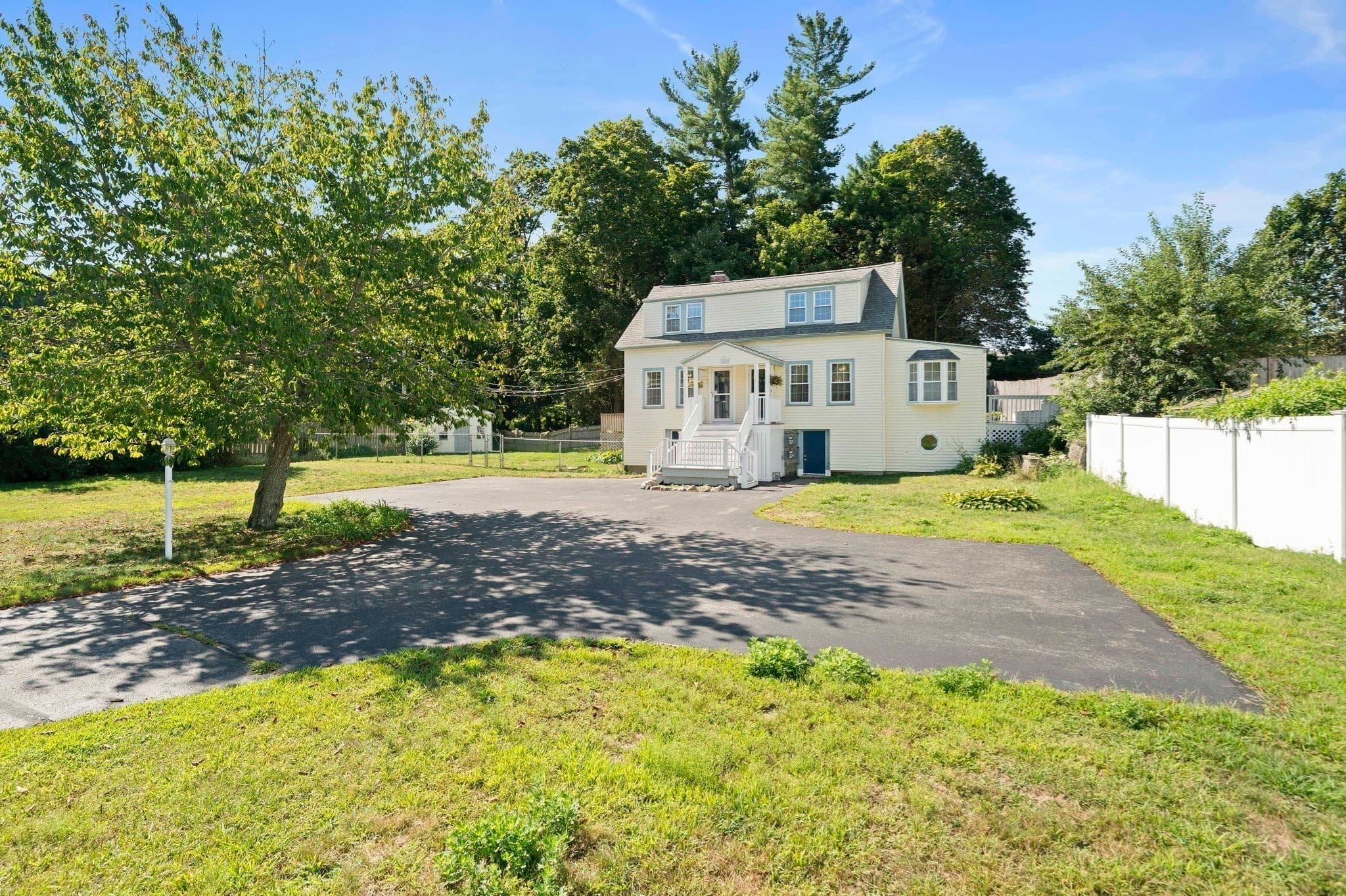 Multi Family at 124 S River St, Marshfield MA 02050, photo 3 of 23