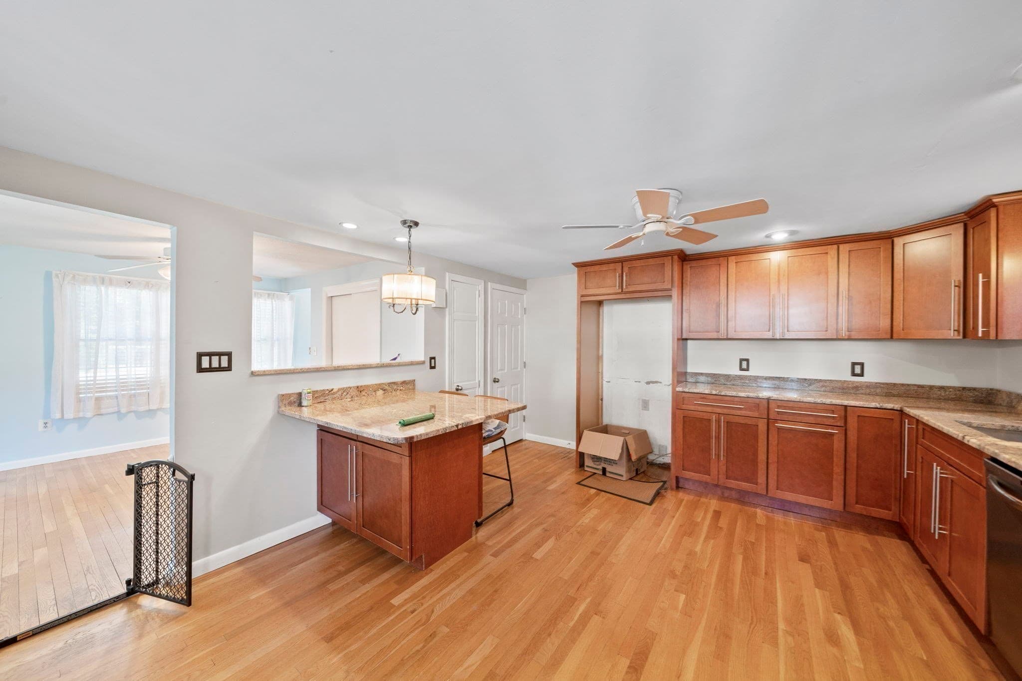 Multi Family at 124 S River St, Marshfield MA 02050, photo 9 of 23