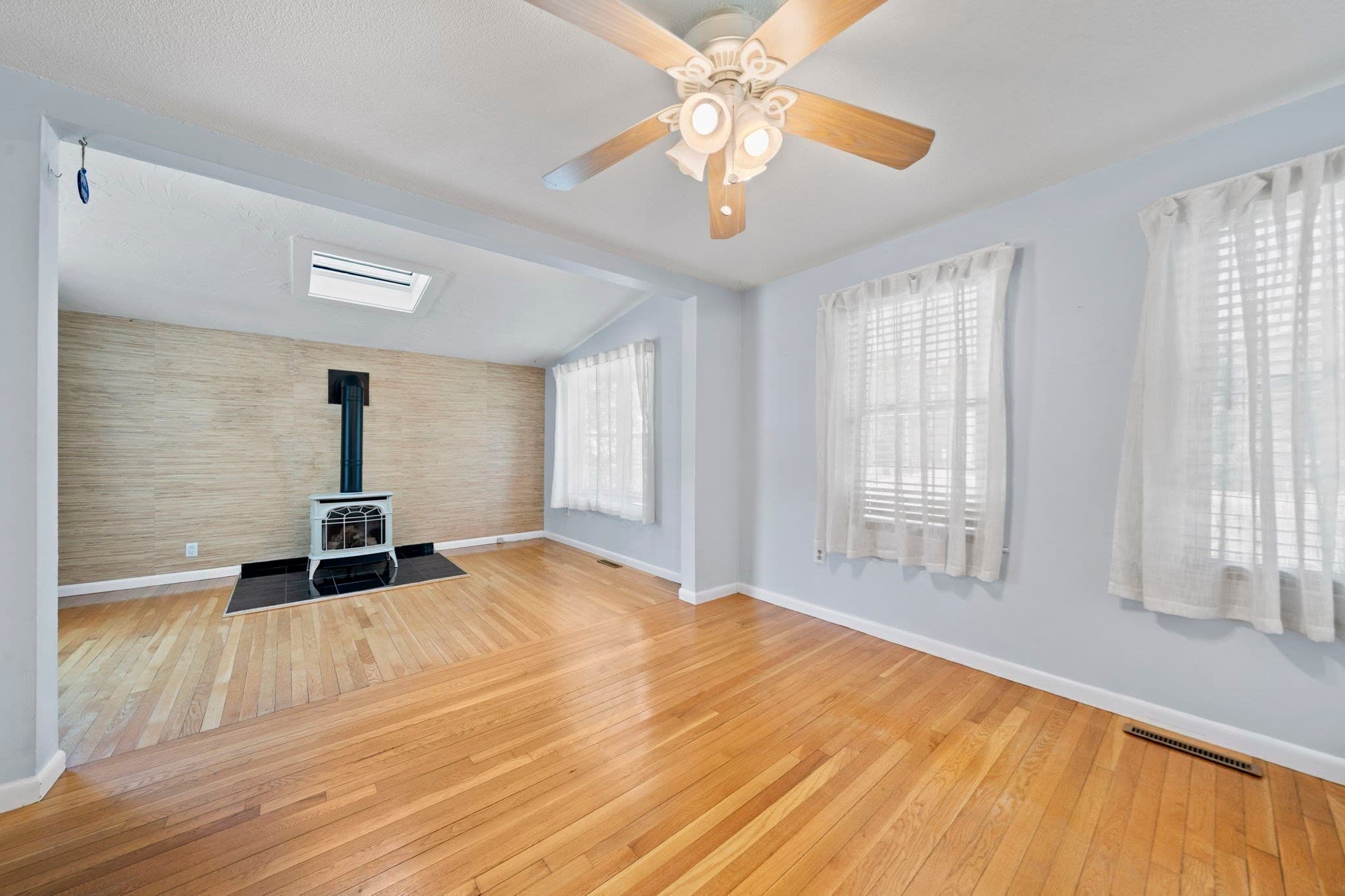 Multi Family at 124 S River St, Marshfield MA 02050, photo 11 of 23