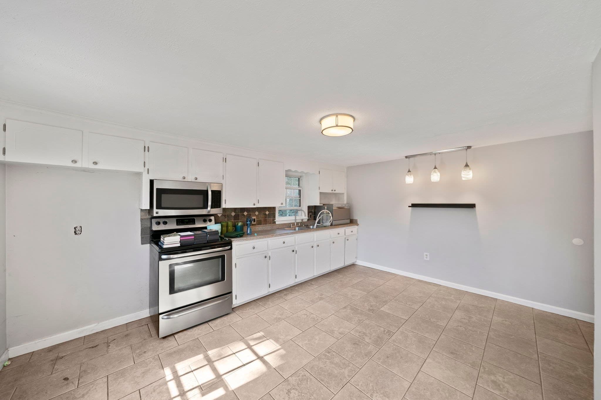 Multi Family at 124 S River St, Marshfield MA 02050, photo 19 of 23