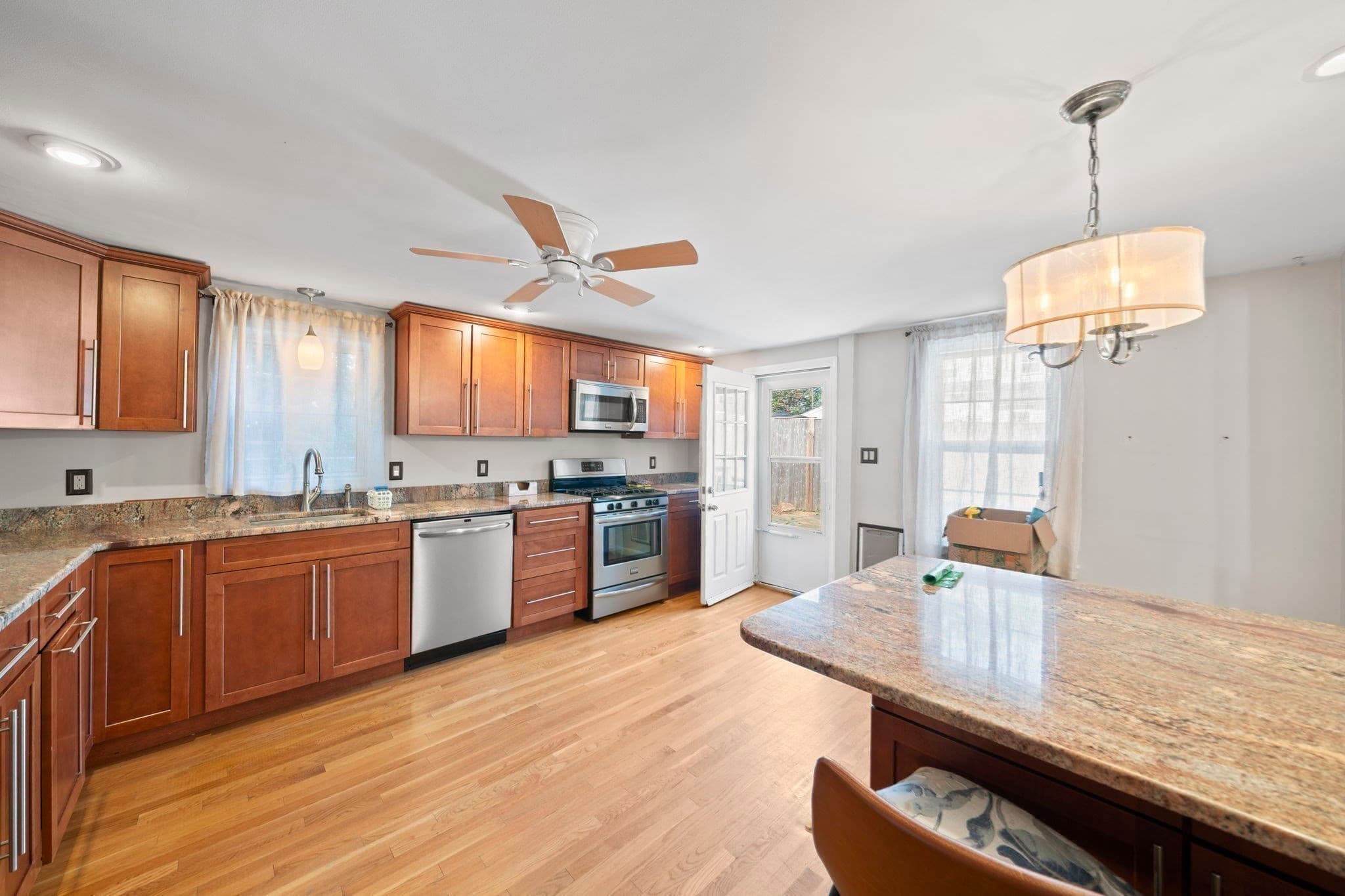 Multi Family at 124 S River St, Marshfield MA 02050, photo 8 of 23