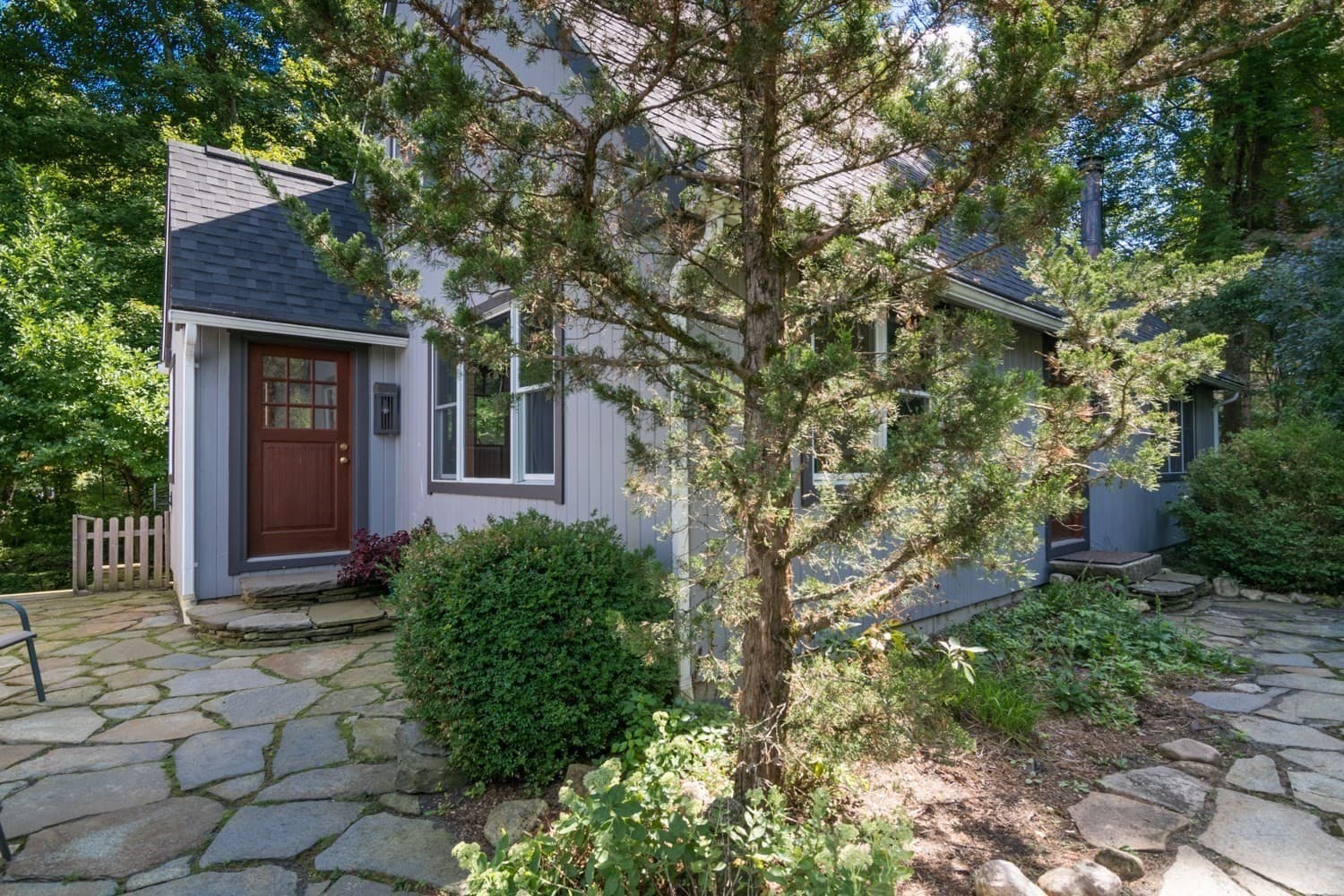 97 Crossbrook Ave, Amherst MA 01002