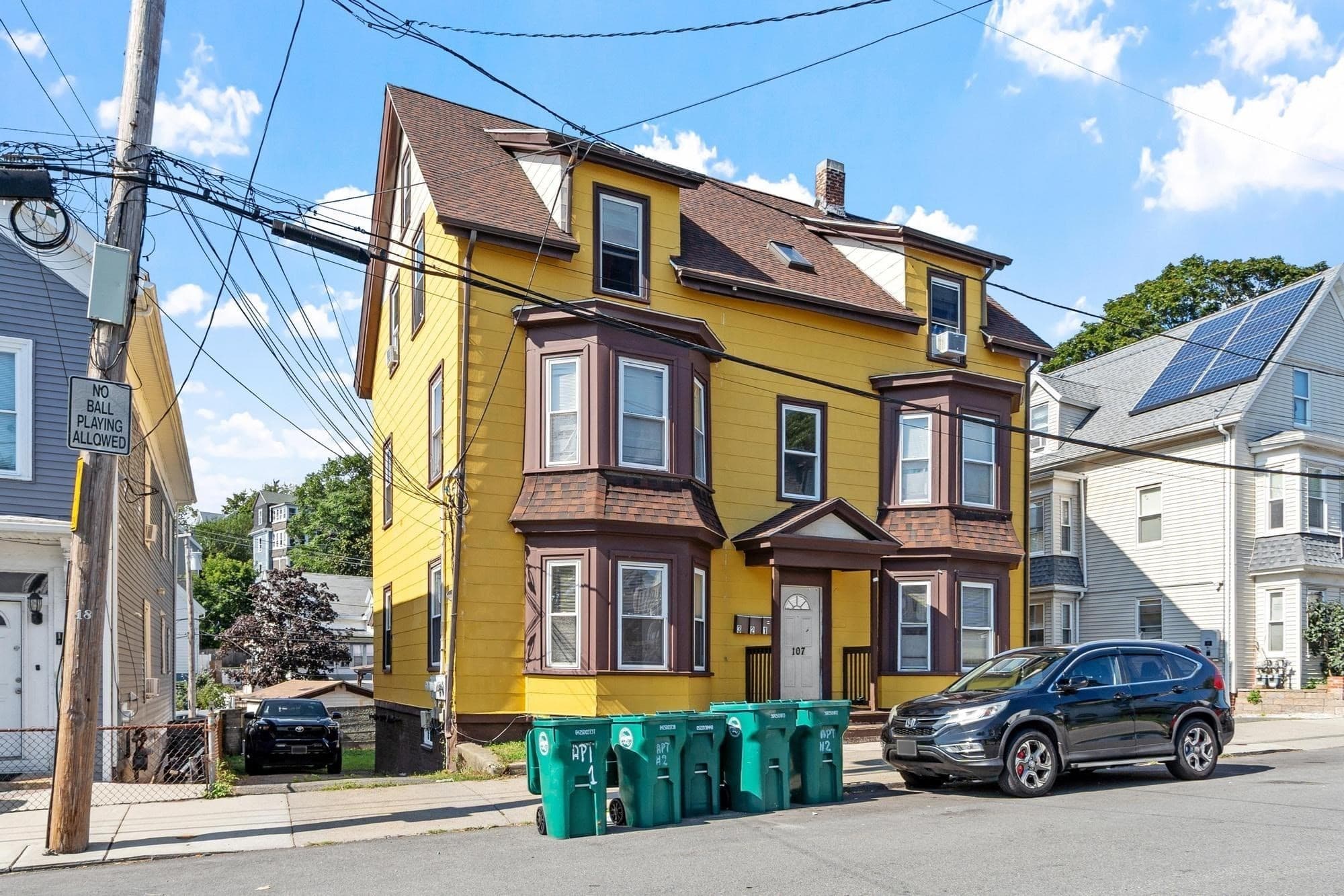 3 Family at 107 Hollingsworth St, Lynn MA 01902, Lynn, photo 3 of 34