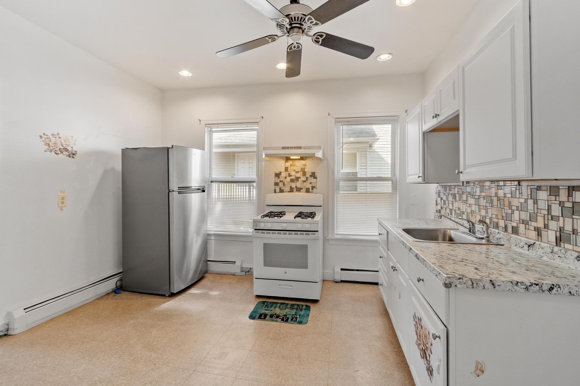 3 Family at 107 Hollingsworth St, Lynn MA 01902, Lynn, photo 24 of 34