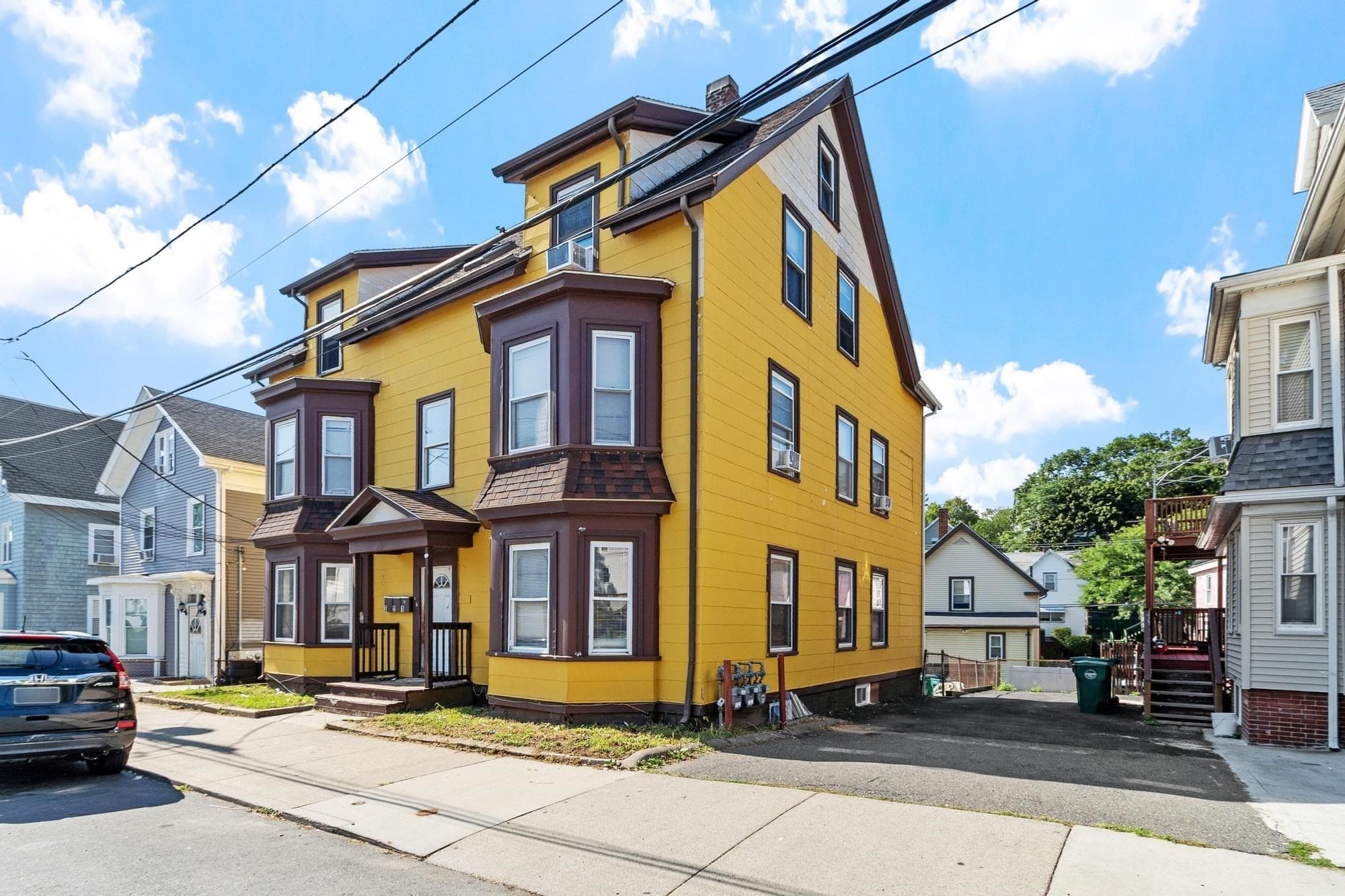 3 Family at 107 Hollingsworth St, Lynn MA 01902, Lynn, photo 4 of 34