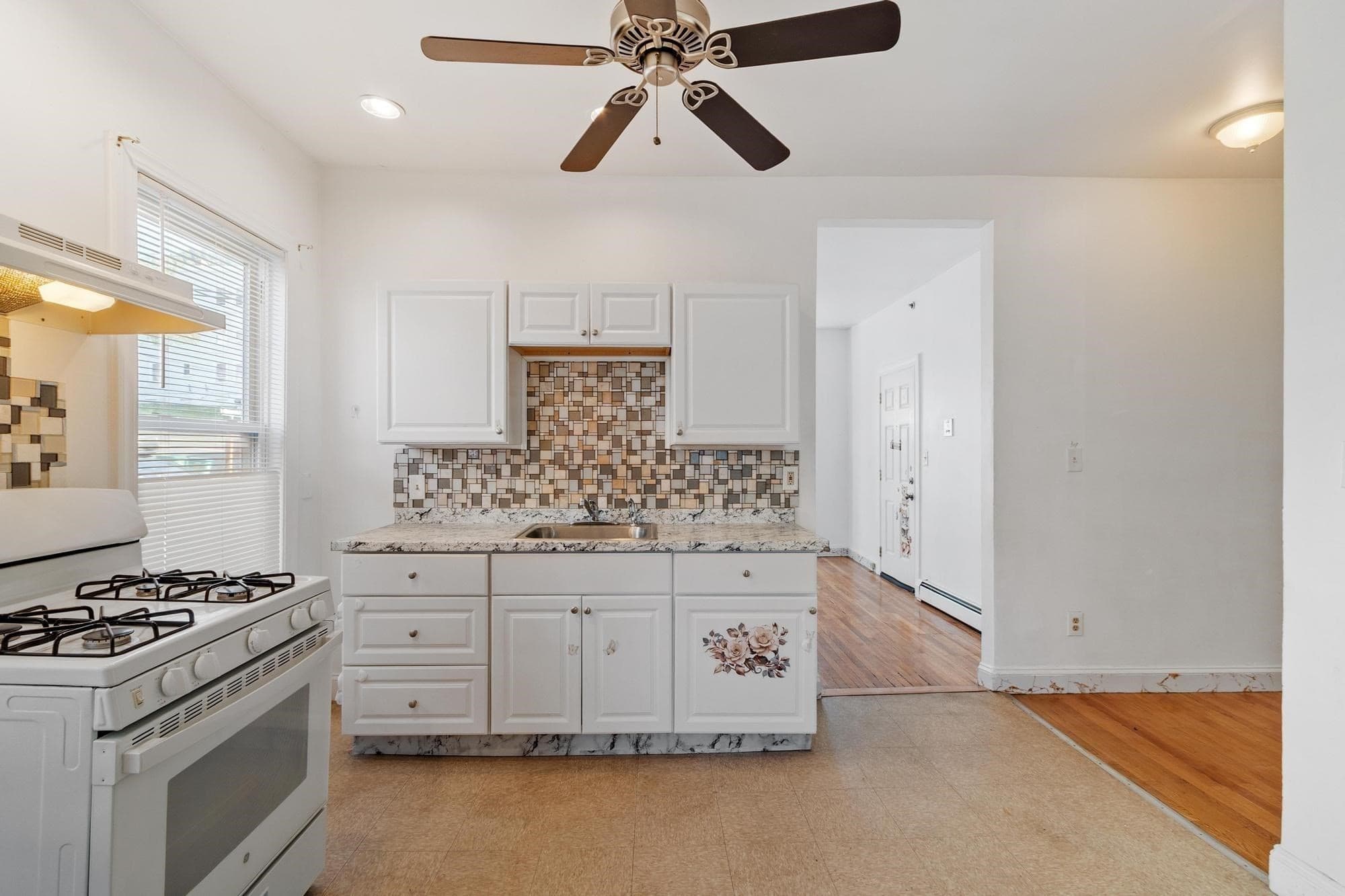 3 Family at 107 Hollingsworth St, Lynn MA 01902, Lynn, photo 21 of 34