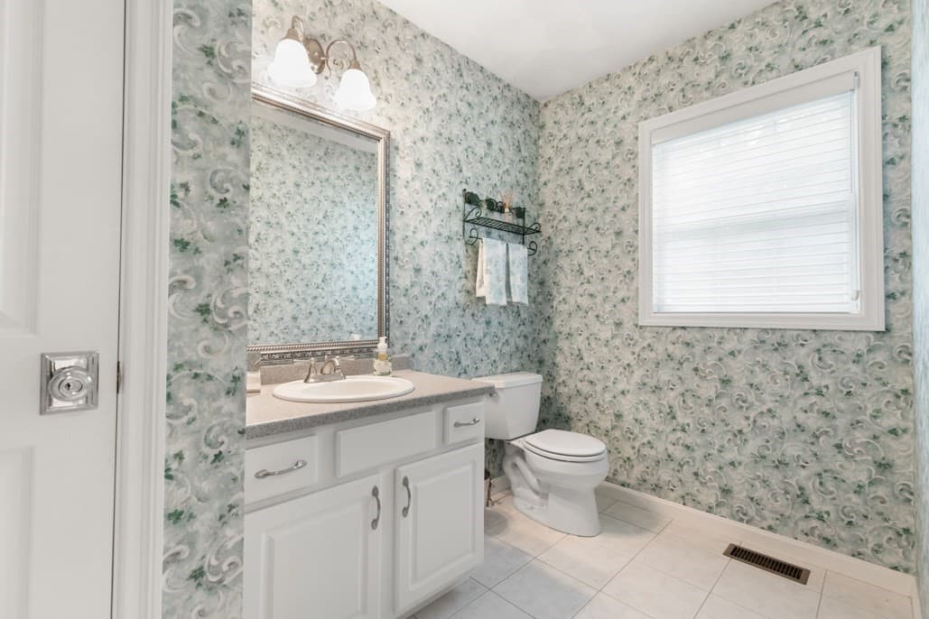 Single Family Residence at 21 Partridge Lane, Wakefield MA 01880, photo 17 of 39