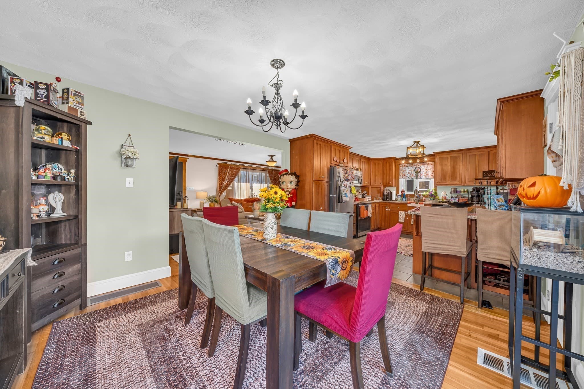 Single Family Residence at 11 Crestshire Drive, Lawrence MA 01843, Lawrence, photo 6 of 31