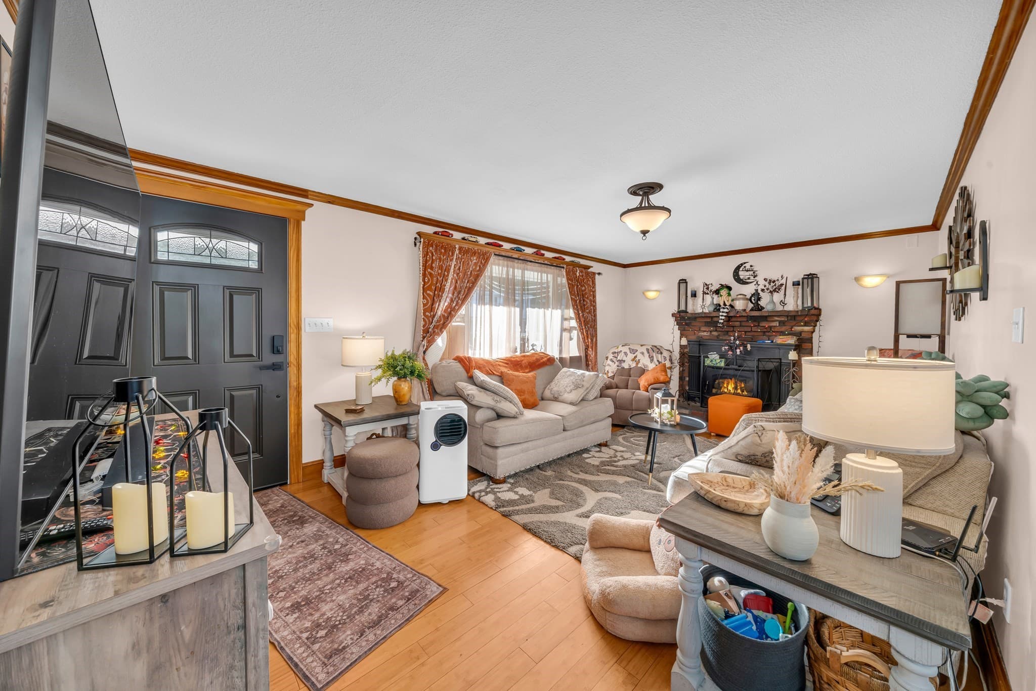 Single Family Residence at 11 Crestshire Drive, Lawrence MA 01843, Lawrence, photo 9 of 31