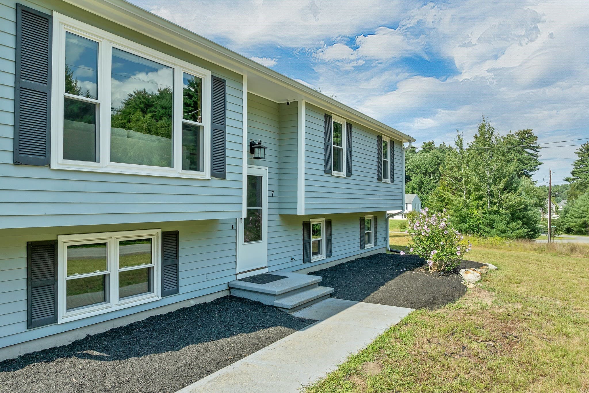 Single Family Residence at 7 Manter Mill Road, Londonderry NH 03053, Londonderry, photo 2 of 37