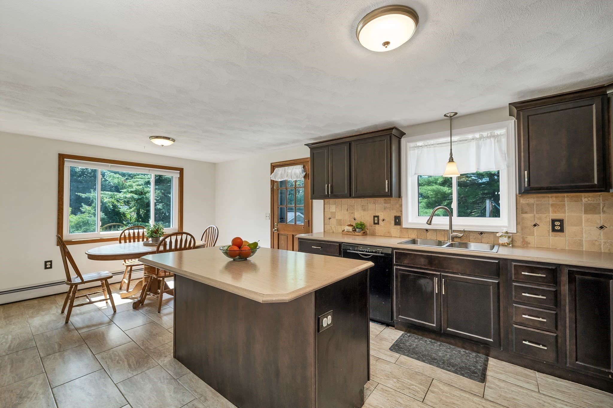 Single Family Residence at 7 Manter Mill Road, Londonderry NH 03053, Londonderry, photo 24 of 37