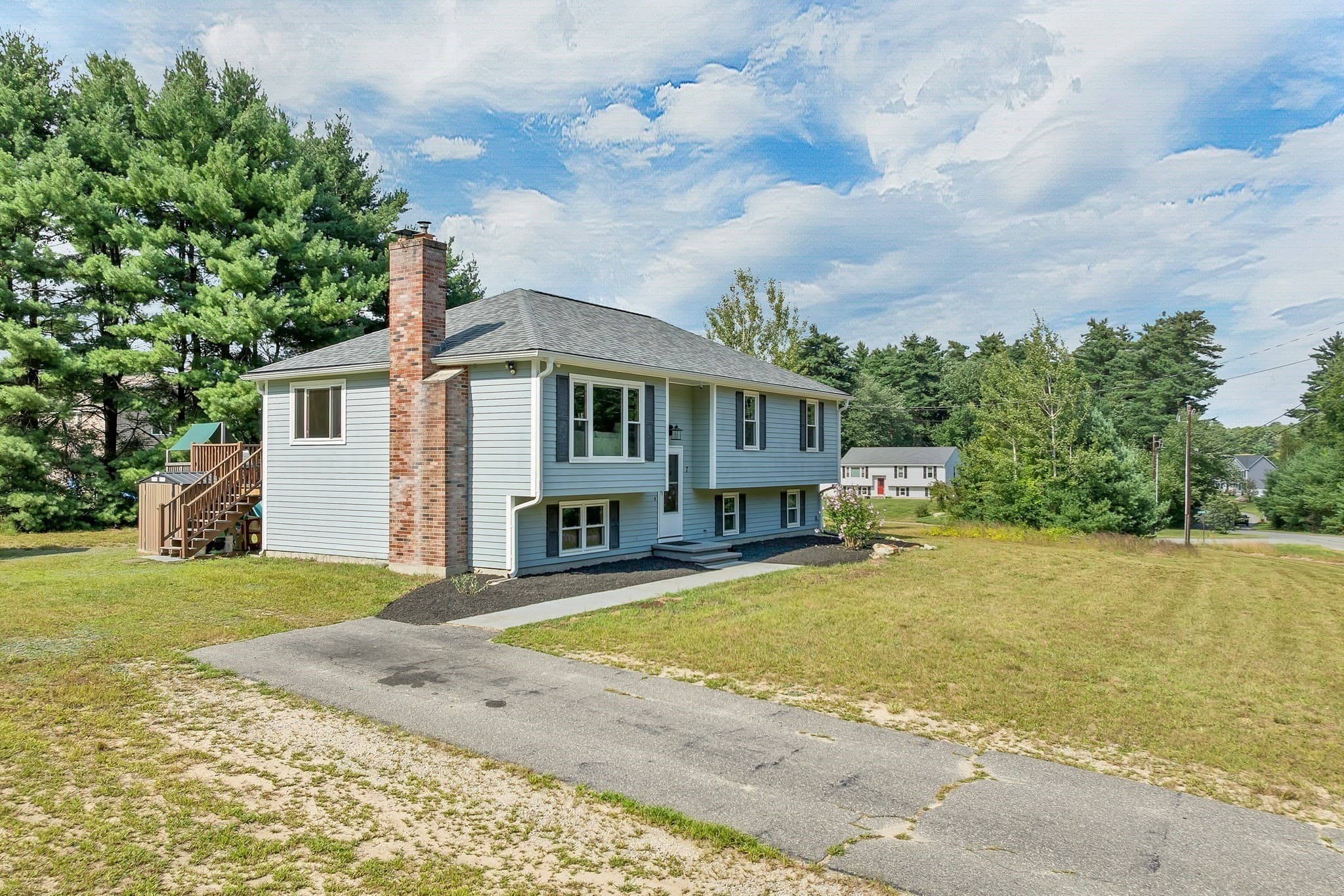 Single Family Residence at 7 Manter Mill Road, Londonderry NH 03053, Londonderry, photo 33 of 37