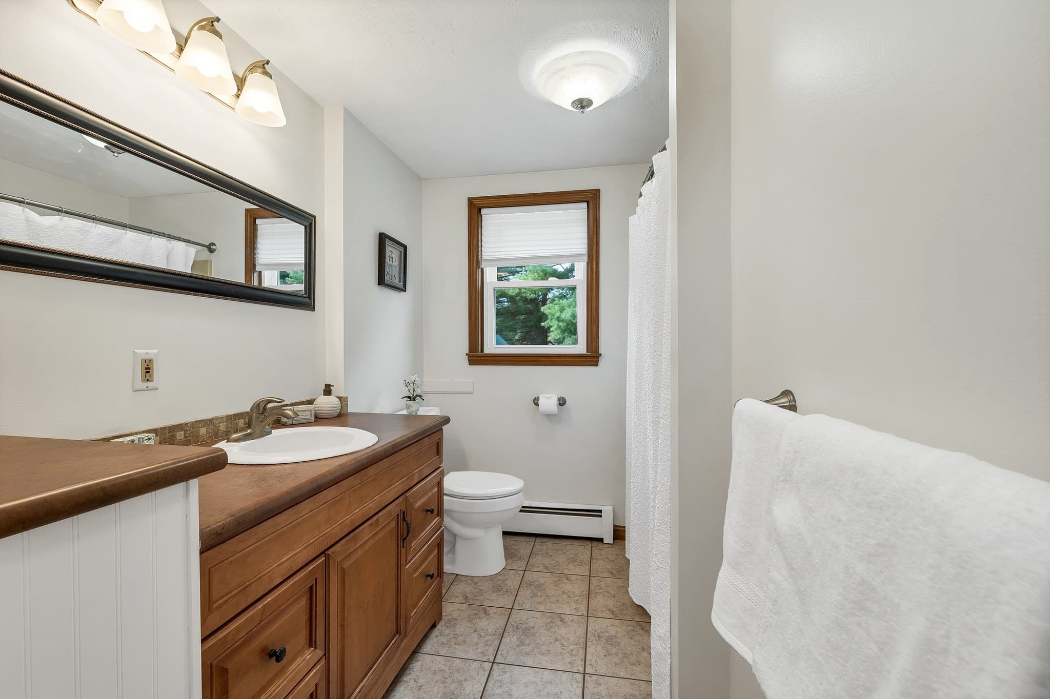 Single Family Residence at 7 Manter Mill Road, Londonderry NH 03053, Londonderry, photo 11 of 37