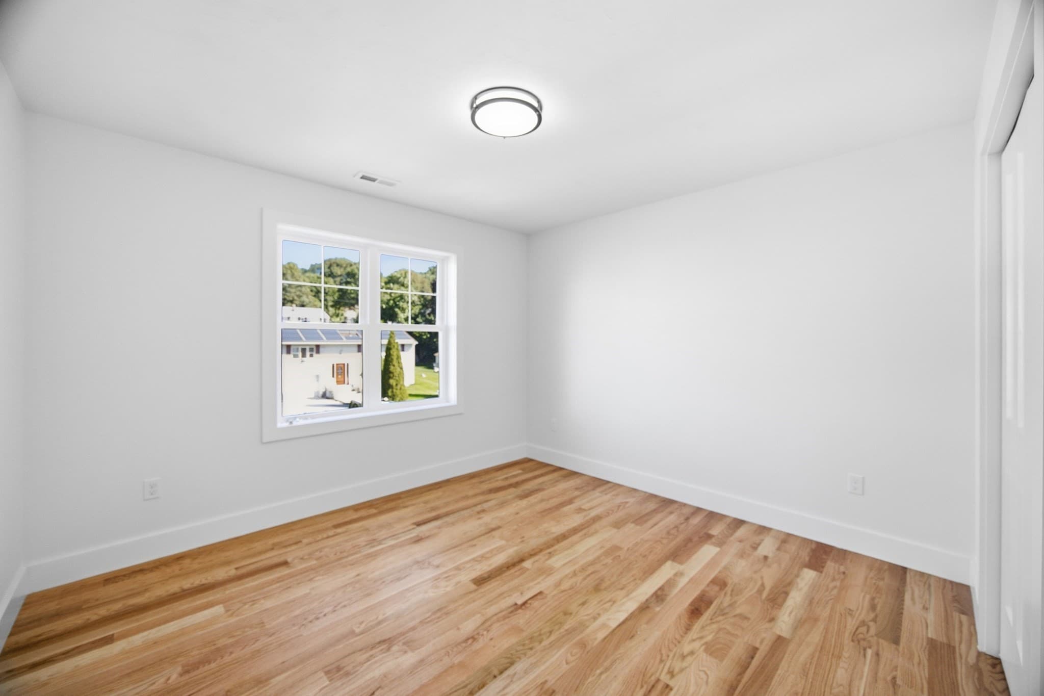 Single Family Residence at 18 Bowker Street, Worcester MA 01604, Worcester, photo 12 of 41