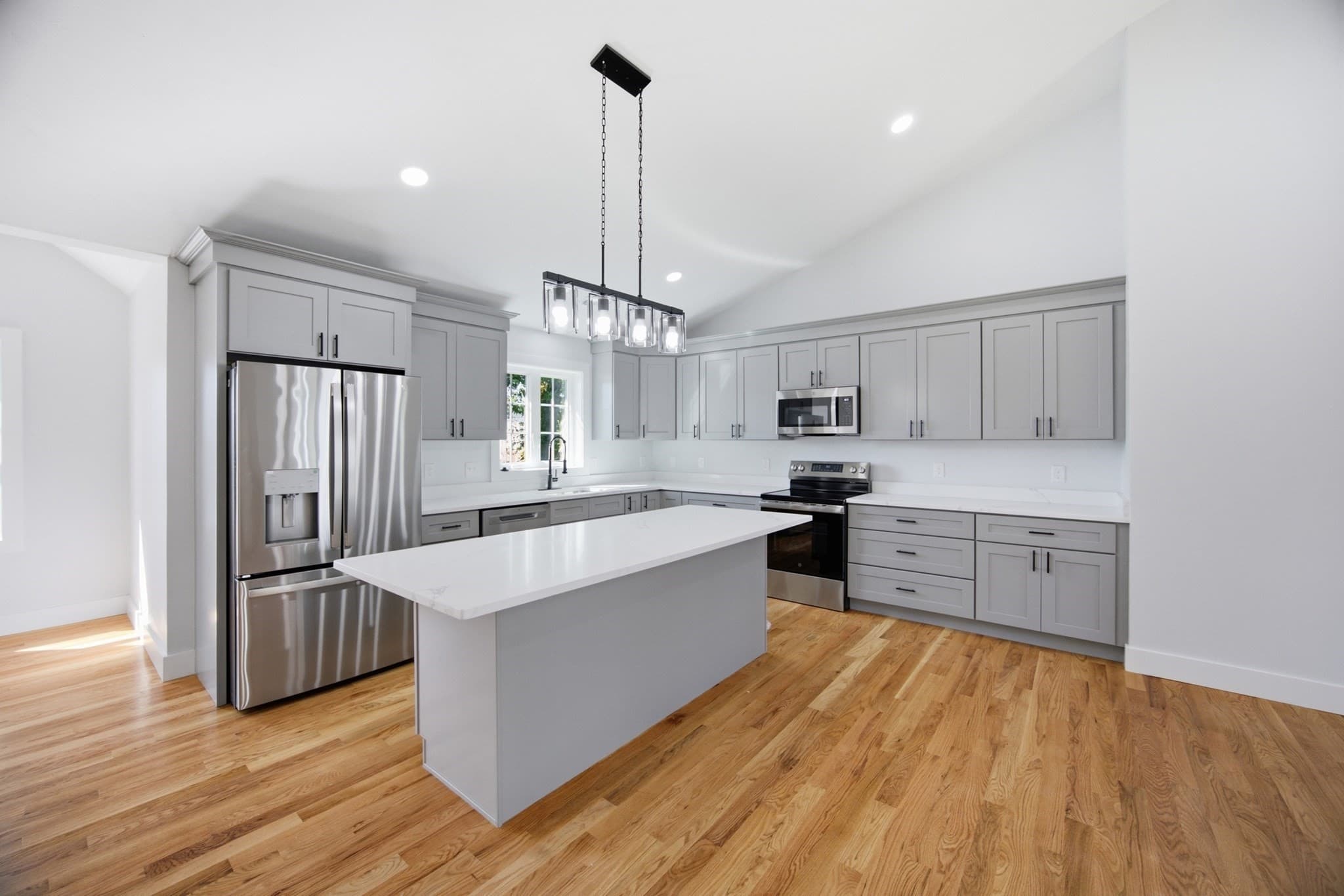 Single Family Residence at 18 Bowker Street, Worcester MA 01604, Worcester, photo 7 of 41