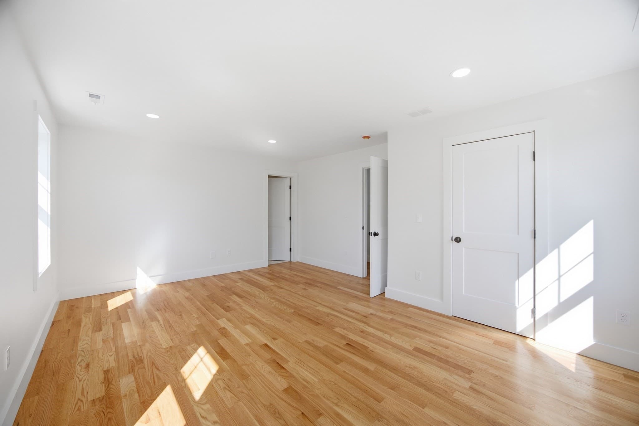 Single Family Residence at 18 Bowker Street, Worcester MA 01604, Worcester, photo 15 of 41