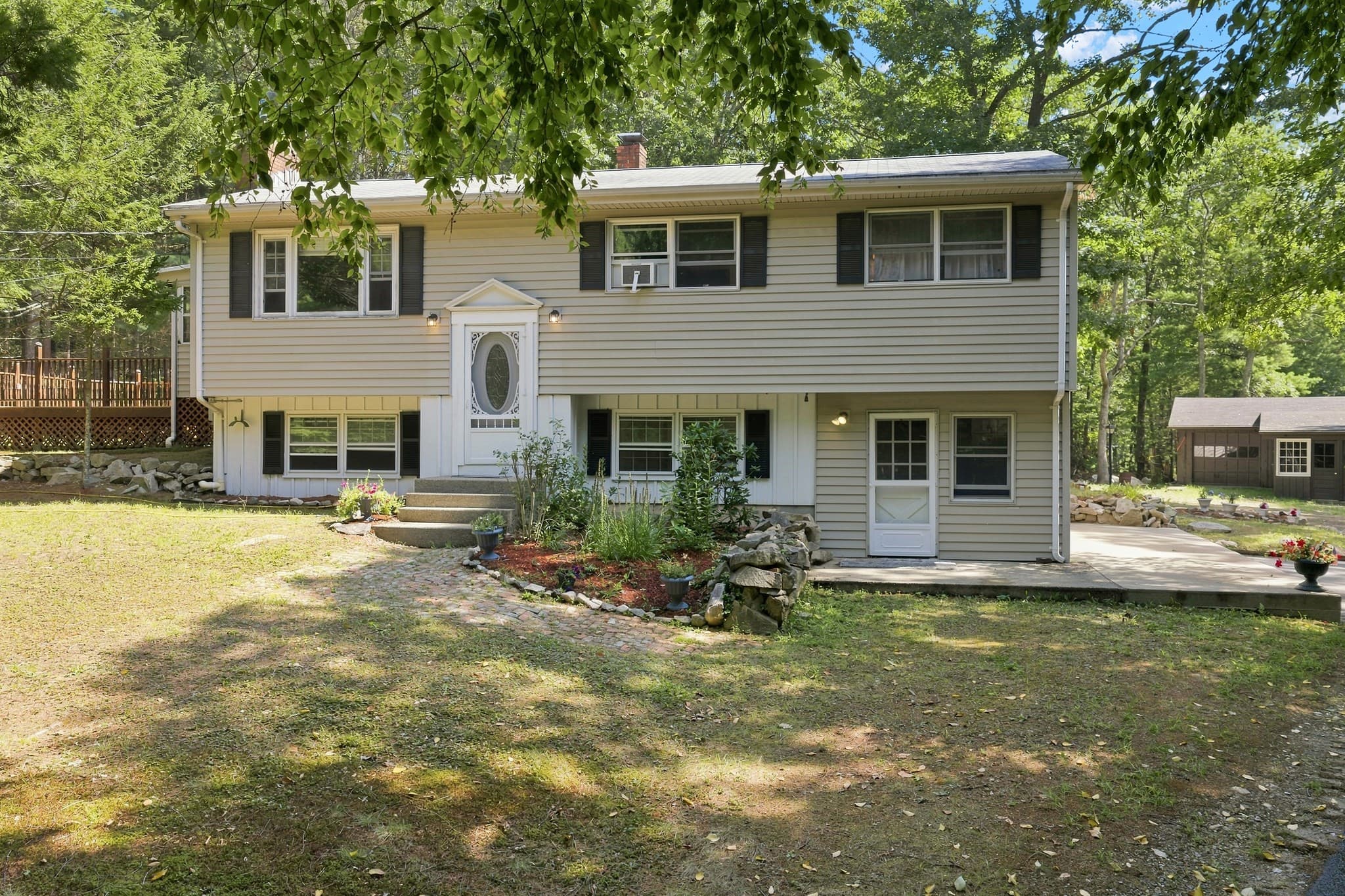 636 Highland St, Holliston MA 01746