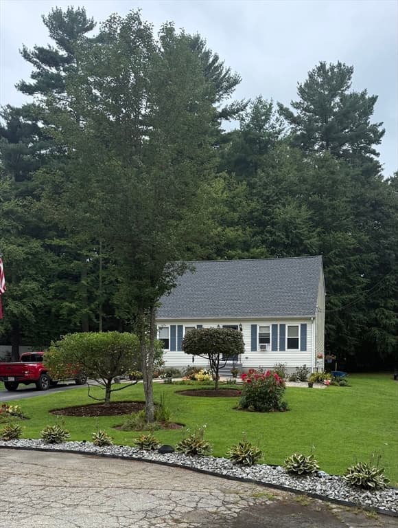 Single Family Residence at 7 Pilgrim Ct., Douglas MA 01516, Douglas, photo 3 of 34