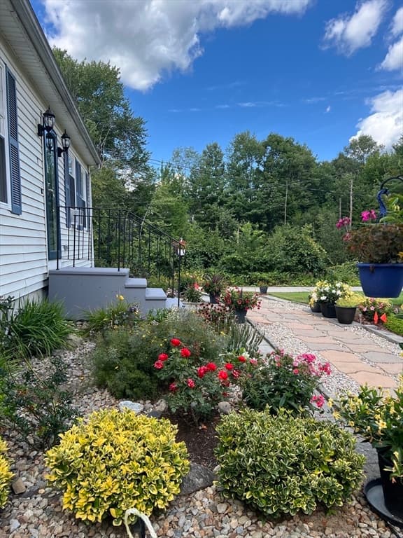 Single Family Residence at 7 Pilgrim Ct., Douglas MA 01516, Douglas, photo 33 of 34