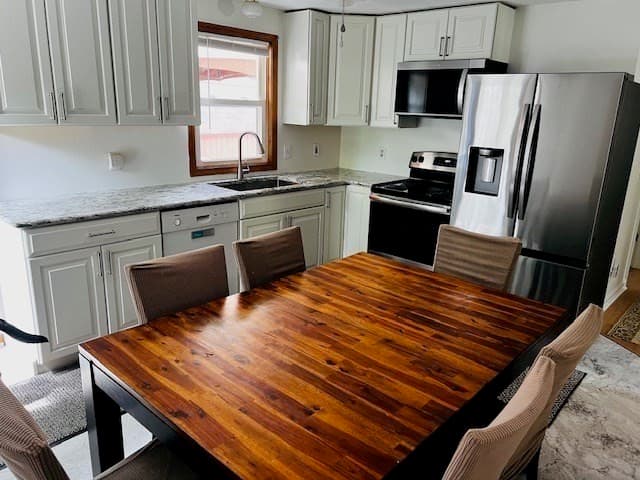 Single Family Residence at 7 Pilgrim Ct., Douglas MA 01516, Douglas, photo 15 of 34