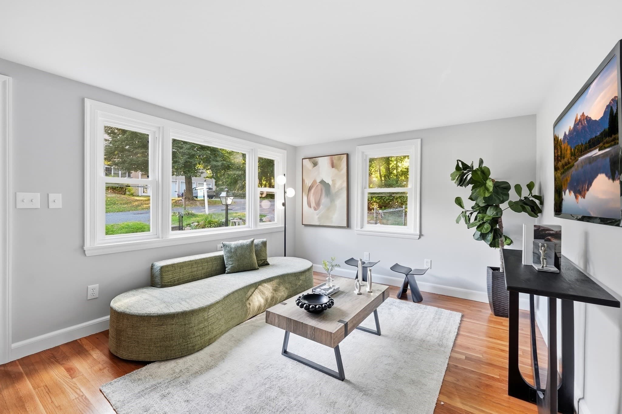 28 Mulberry Ln, Ashland MA 01721