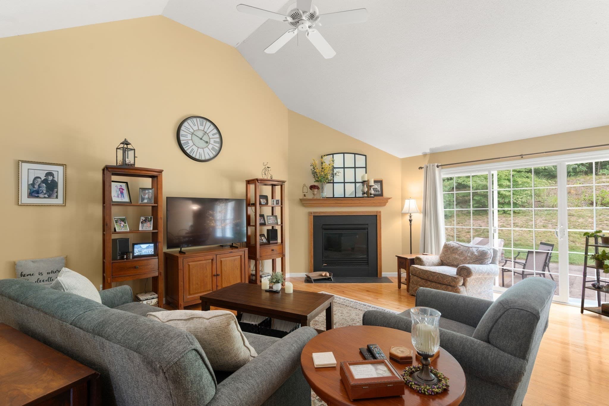 Single Family Residence at 75 Hillcrest Circle, Westfield MA 01085, Westfield, photo 7 of 39