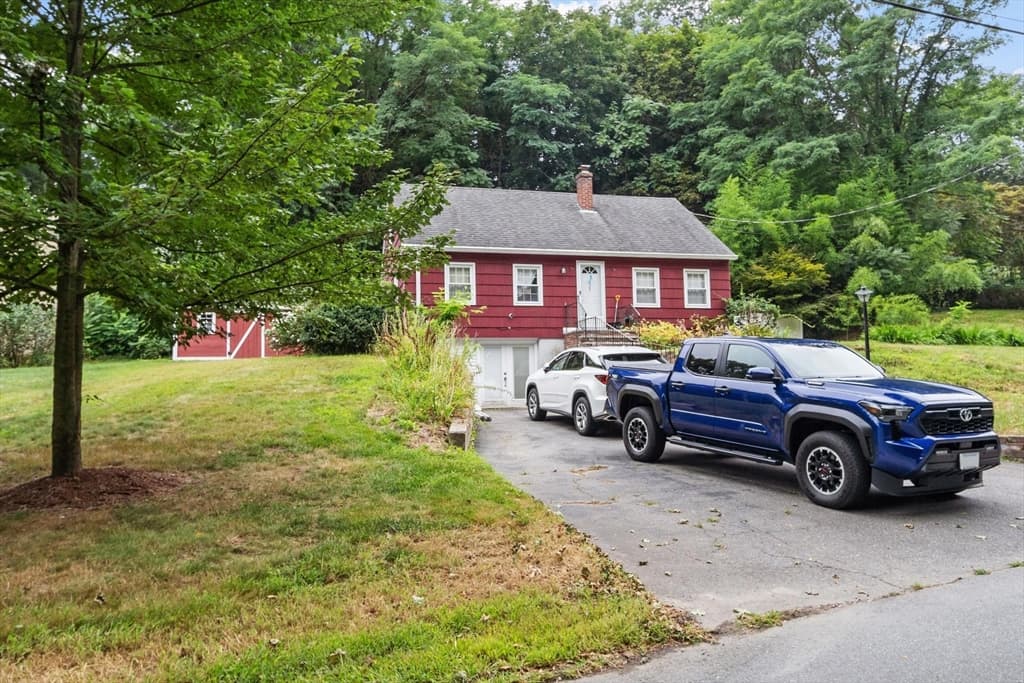 225 Golden Hill Ave, Haverhill MA 01830