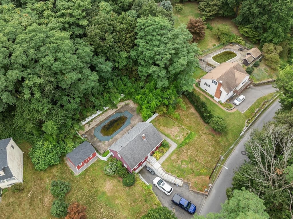 Single Family Residence at 225 Golden Hill Ave, Haverhill MA 01830, Haverhill, photo 10 of 42