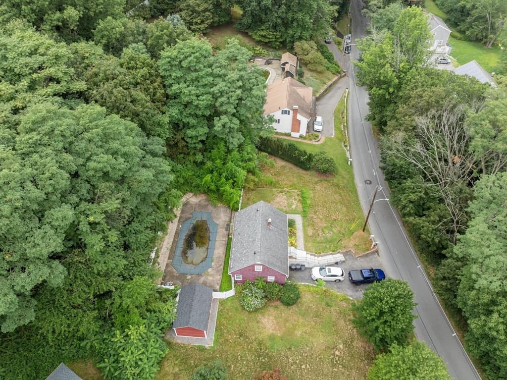 Single Family Residence at 225 Golden Hill Ave, Haverhill MA 01830, photo 11 of 42