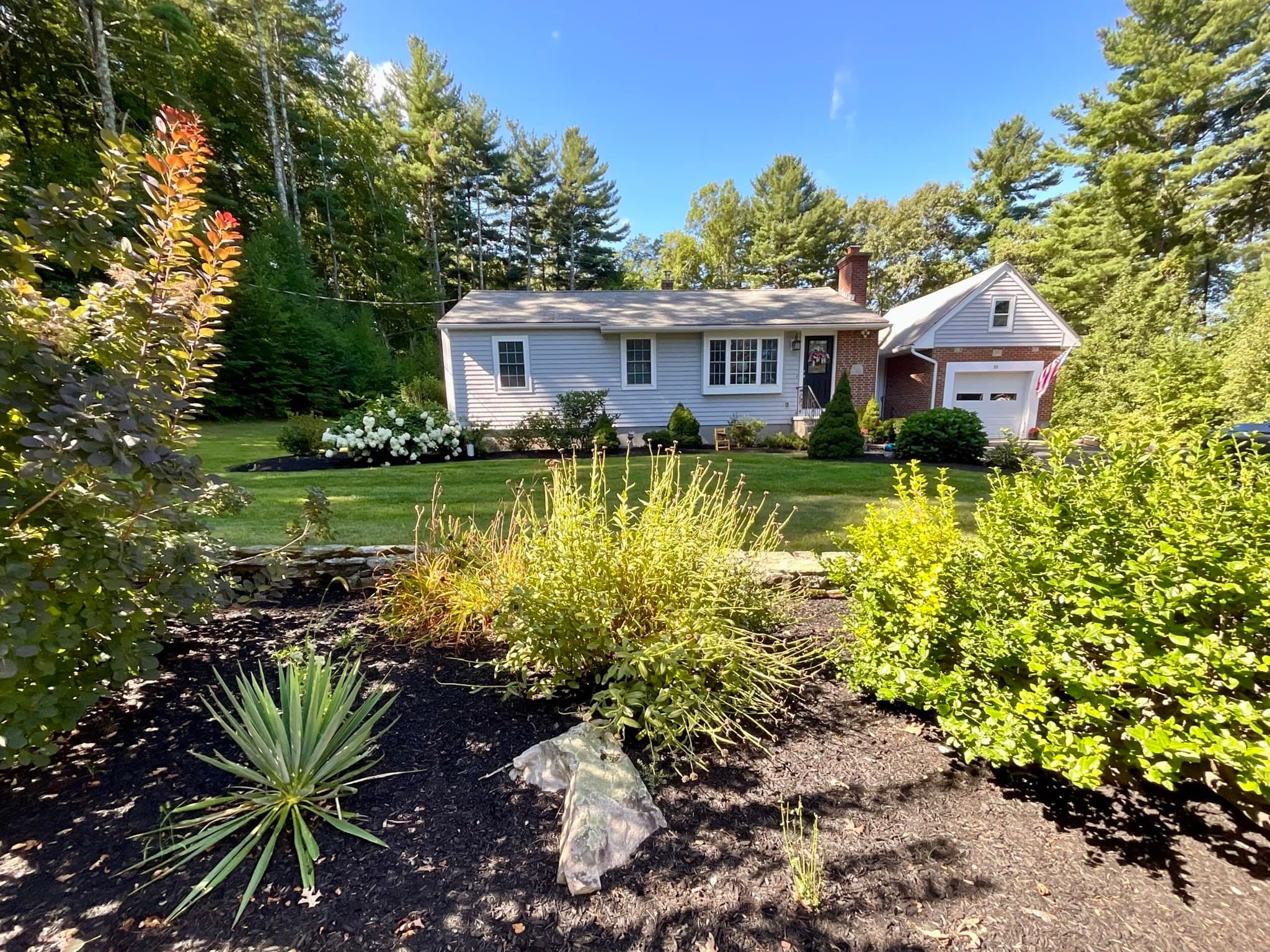 Single Family Residence at 10 Burnap Rd, Sutton MA 01590, Sutton, photo 2 of 32