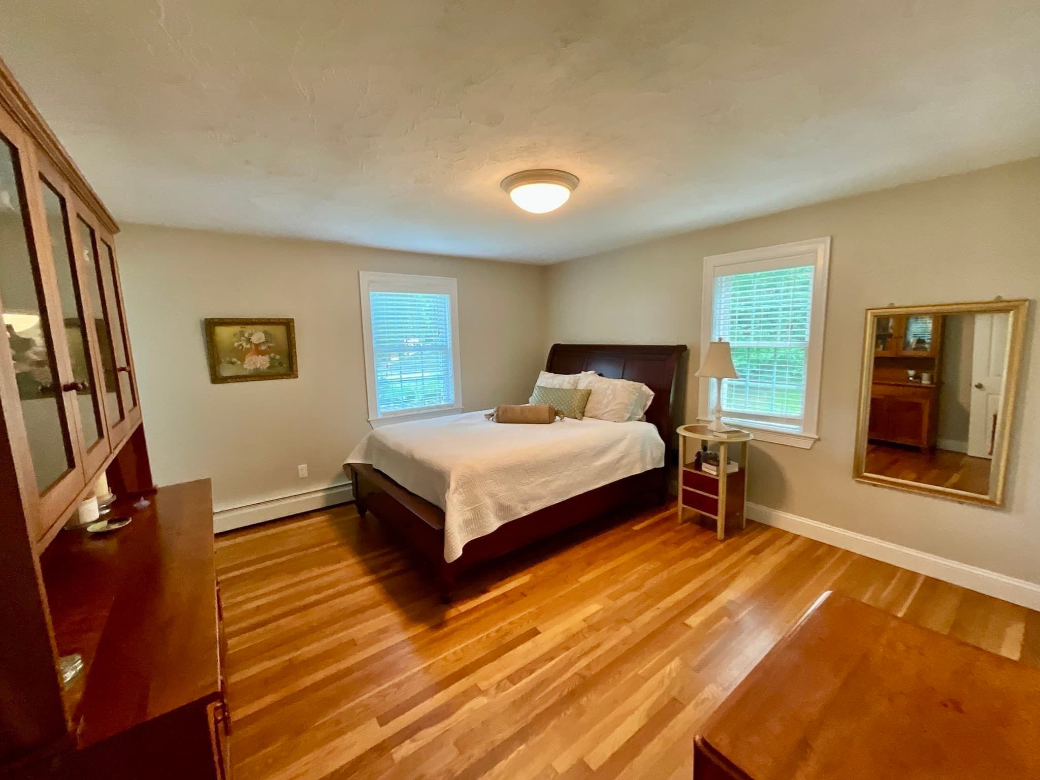 Single Family Residence at 10 Burnap Rd, Sutton MA 01590, Sutton, photo 13 of 32