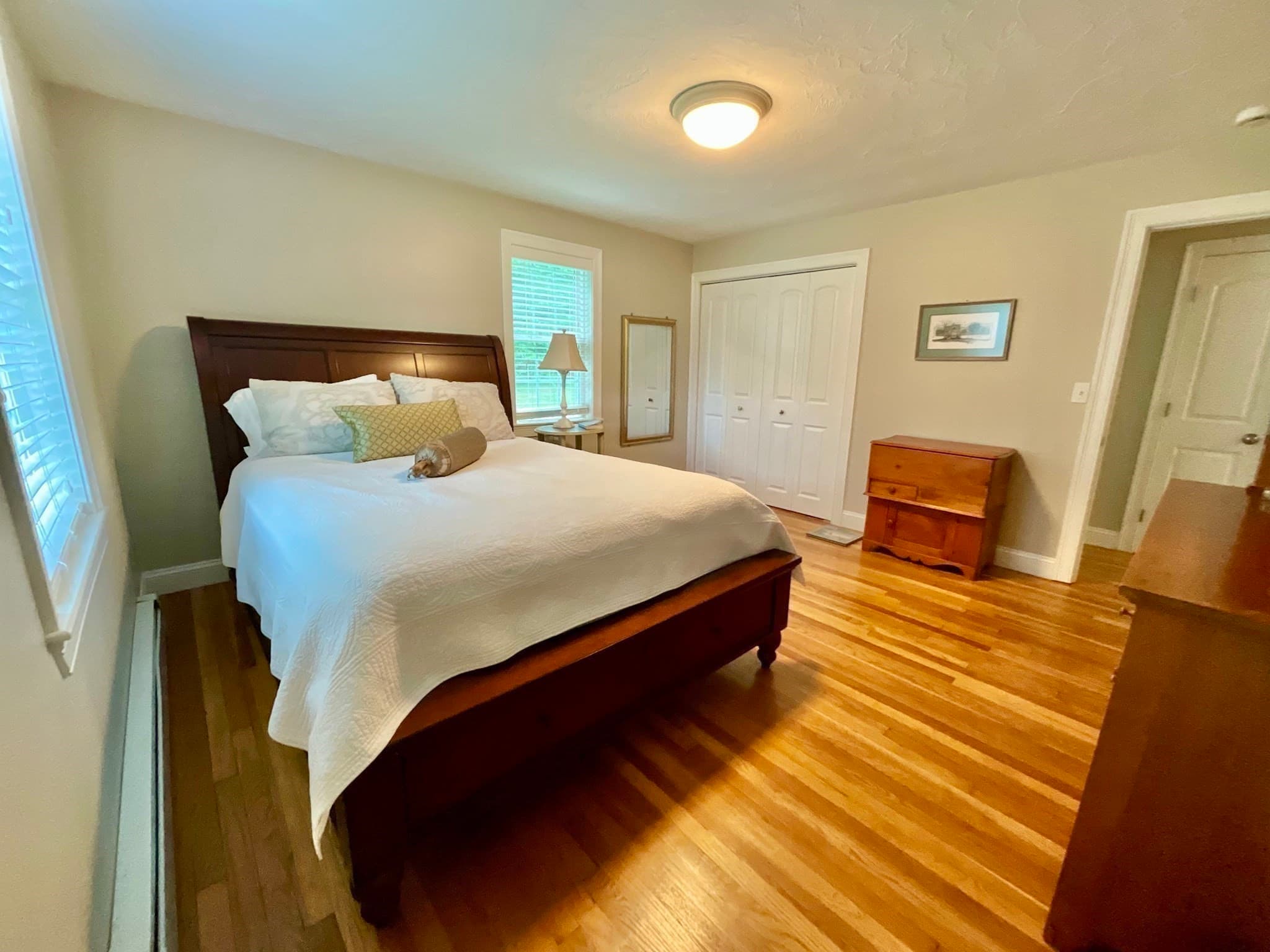 Single Family Residence at 10 Burnap Rd, Sutton MA 01590, Sutton, photo 12 of 32