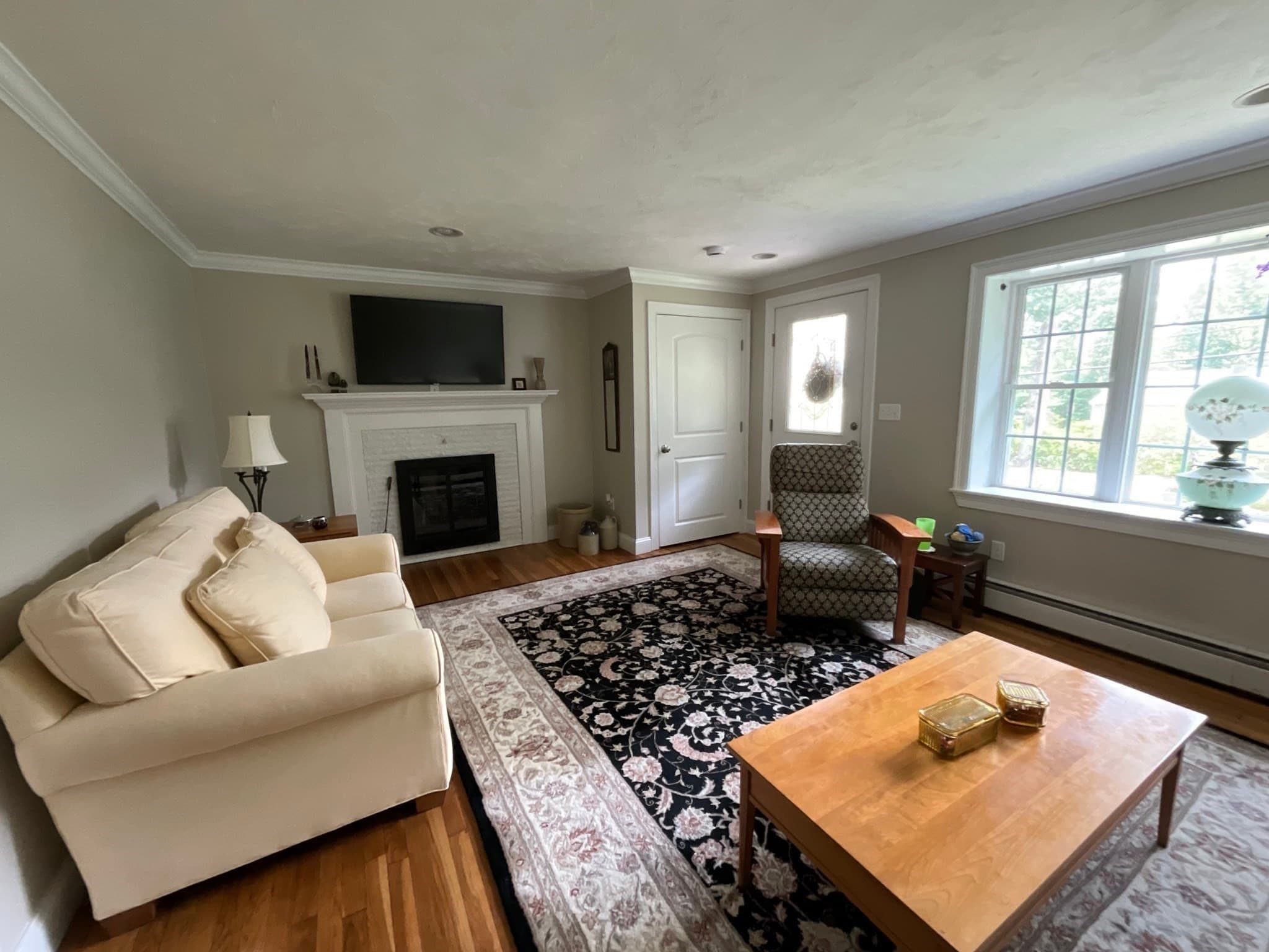 Single Family Residence at 10 Burnap Rd, Sutton MA 01590, Sutton, photo 9 of 32