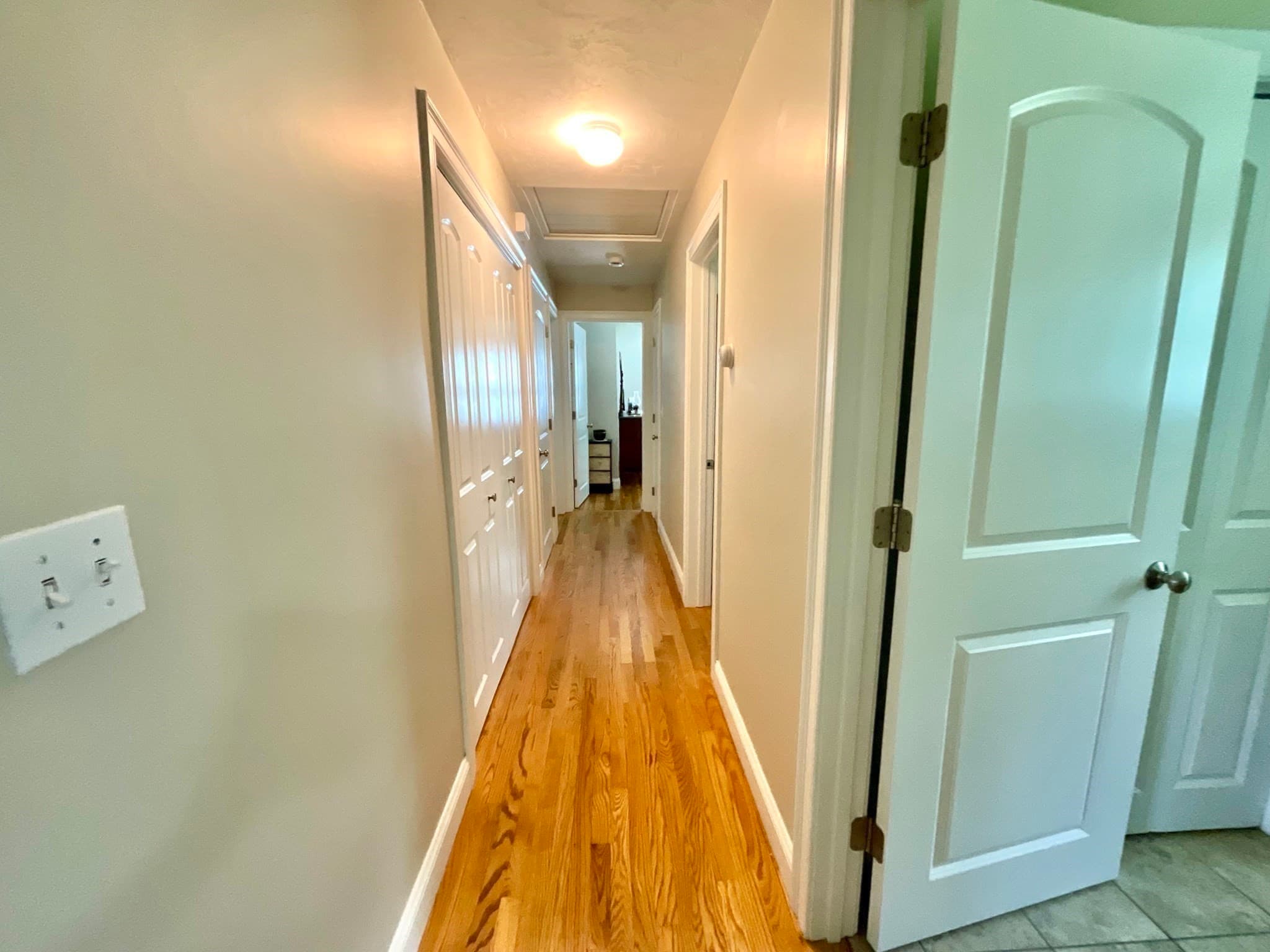 Single Family Residence at 10 Burnap Rd, Sutton MA 01590, Sutton, photo 10 of 32