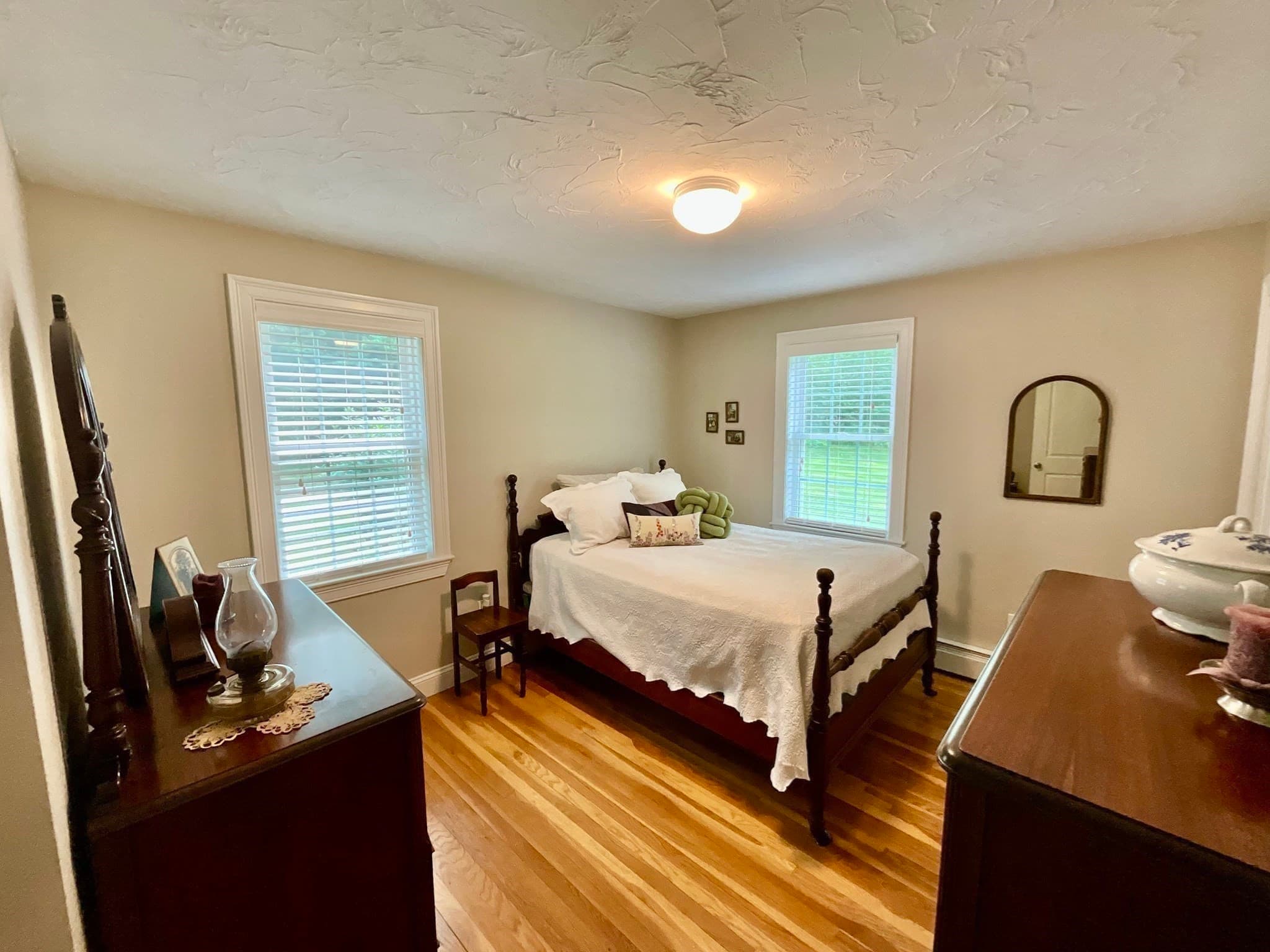 Single Family Residence at 10 Burnap Rd, Sutton MA 01590, Sutton, photo 15 of 32