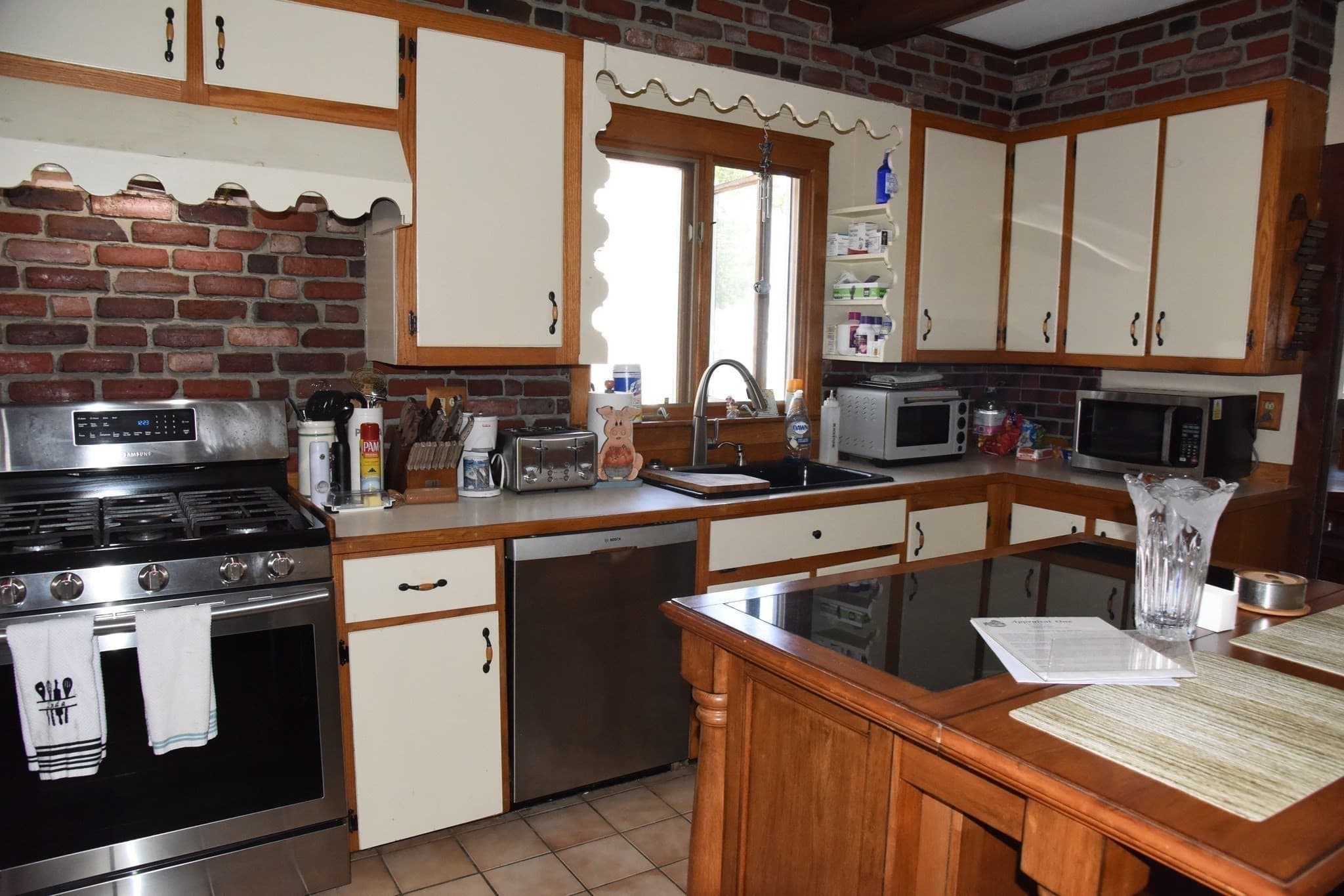 Single Family Residence at 30 Atlas St, Fairhaven MA 02719, Fairhaven, photo 3 of 21