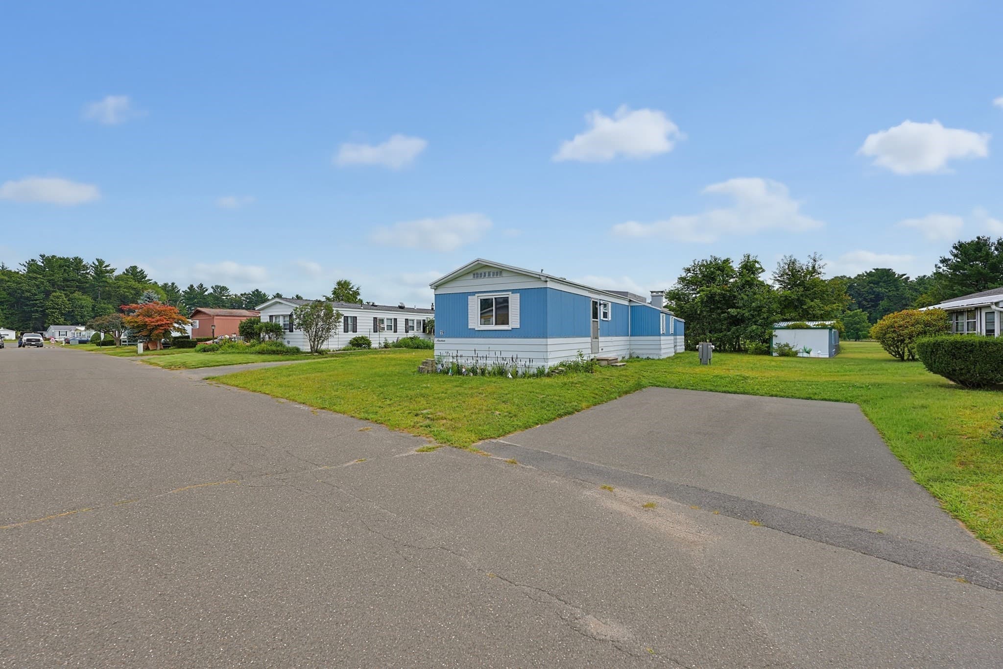 Mobile Home at 19 First Ave, Westfield MA 01085, Westfield, photo 38 of 38