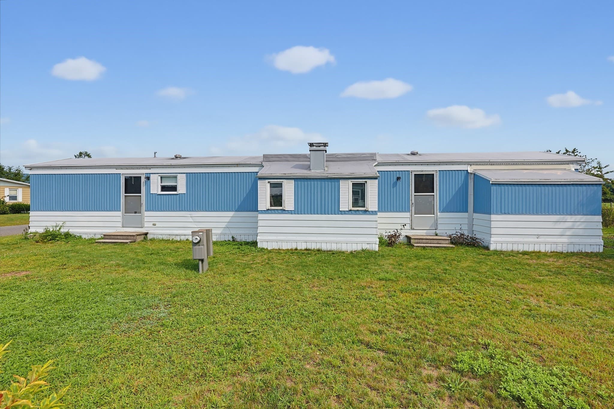 Mobile Home at 19 First Ave, Westfield MA 01085, Westfield, photo 37 of 38