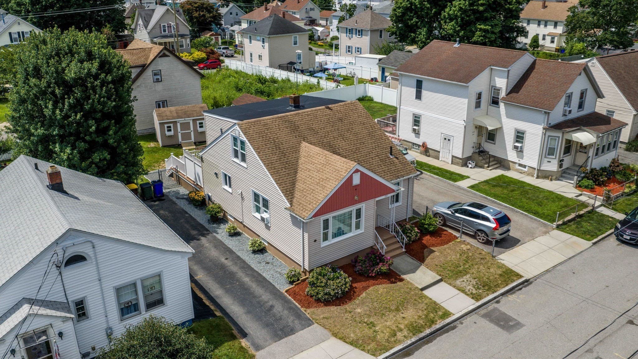 Single Family Residence at 261 Ames St, Fall River MA 02721, Fall River, photo 2 of 32