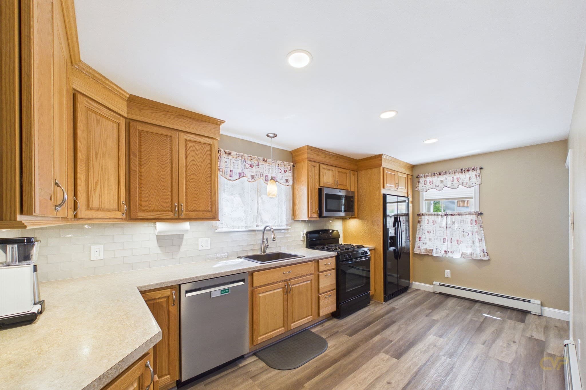 Single Family Residence at 261 Ames St, Fall River MA 02721, Fall River, photo 6 of 32