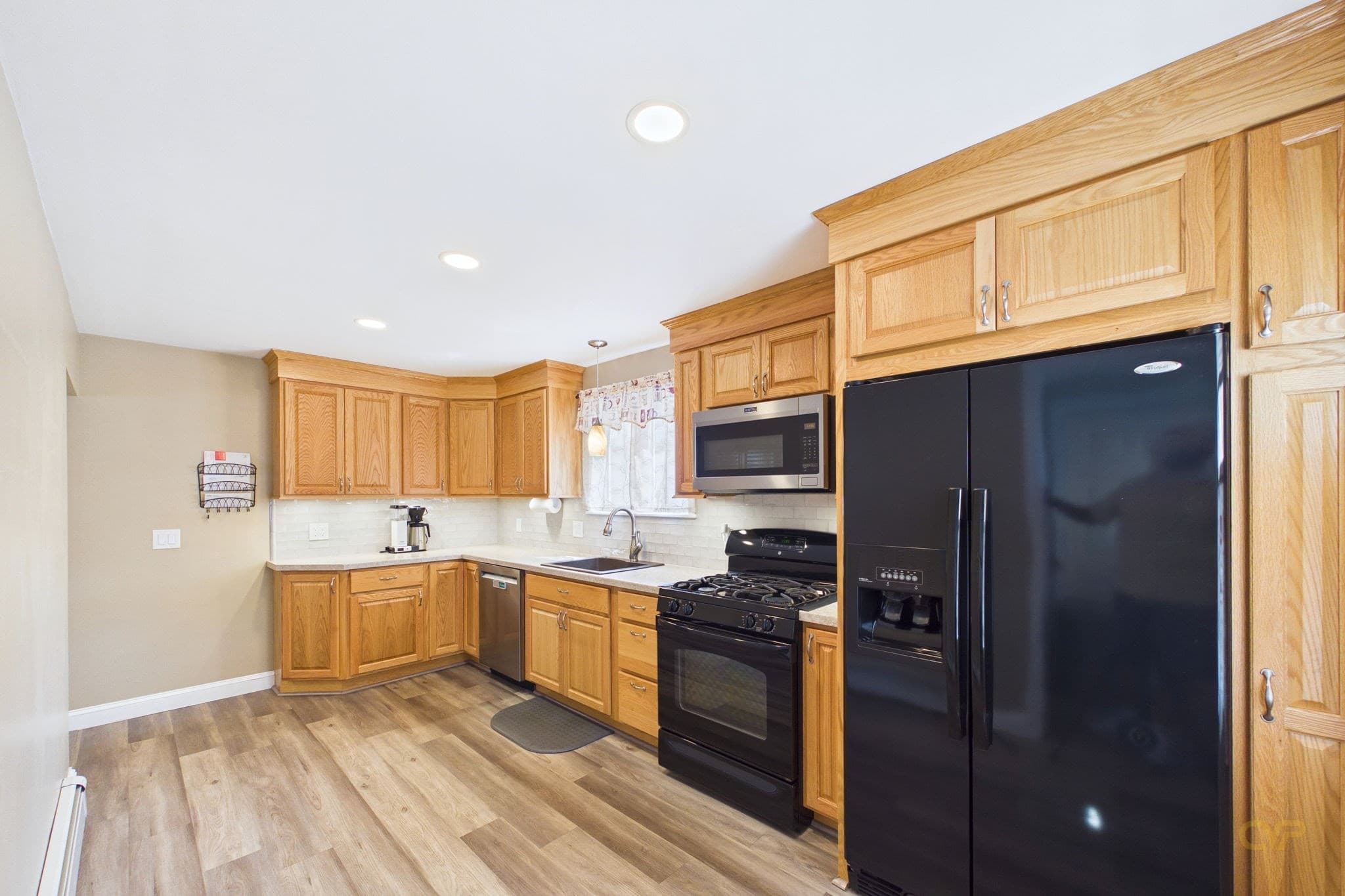 Single Family Residence at 261 Ames St, Fall River MA 02721, Fall River, photo 7 of 32
