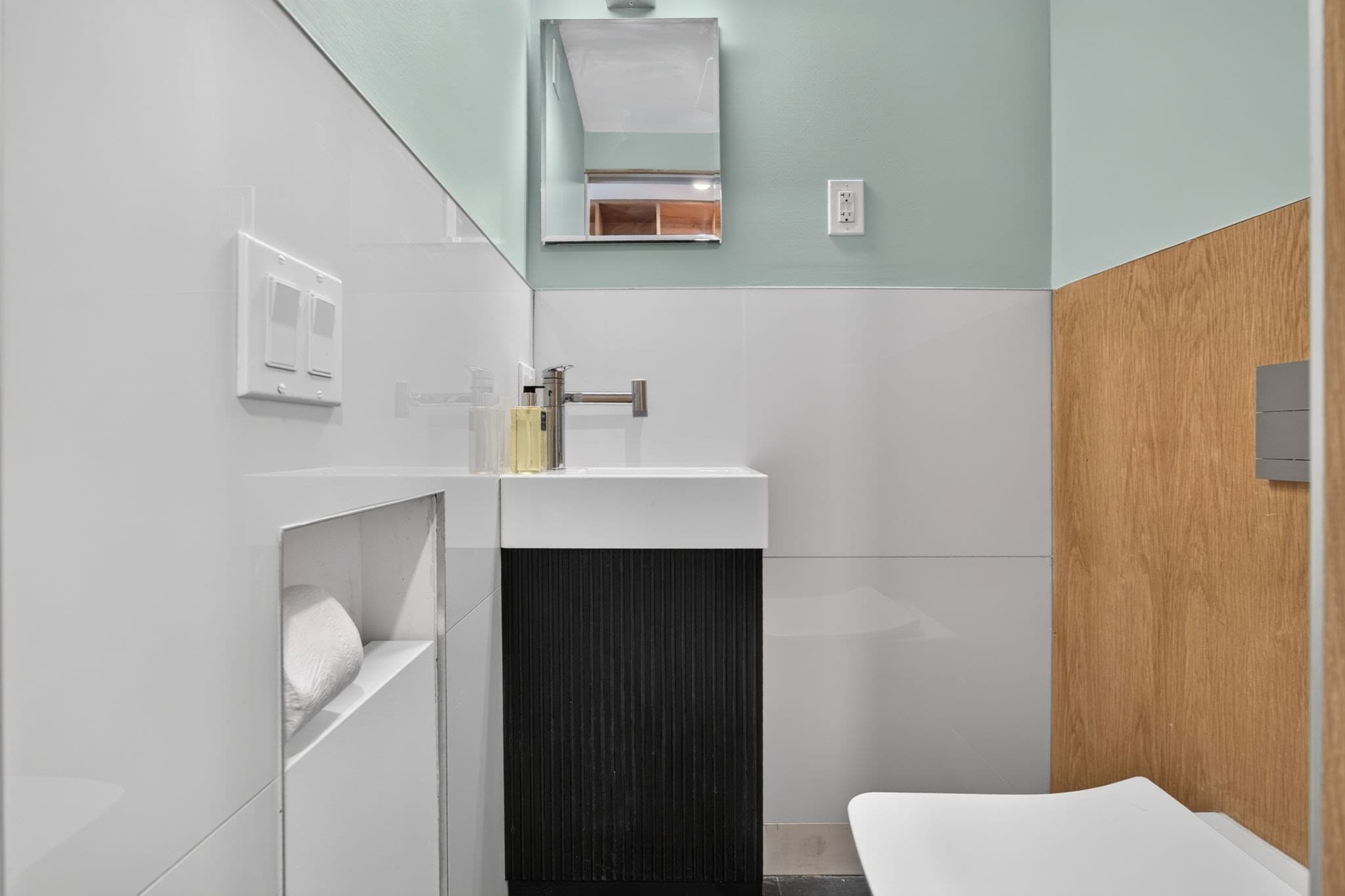 Condominium at 97 Winslow Ave # 97, Somerville MA 02144, Somerville, photo 26 of 42