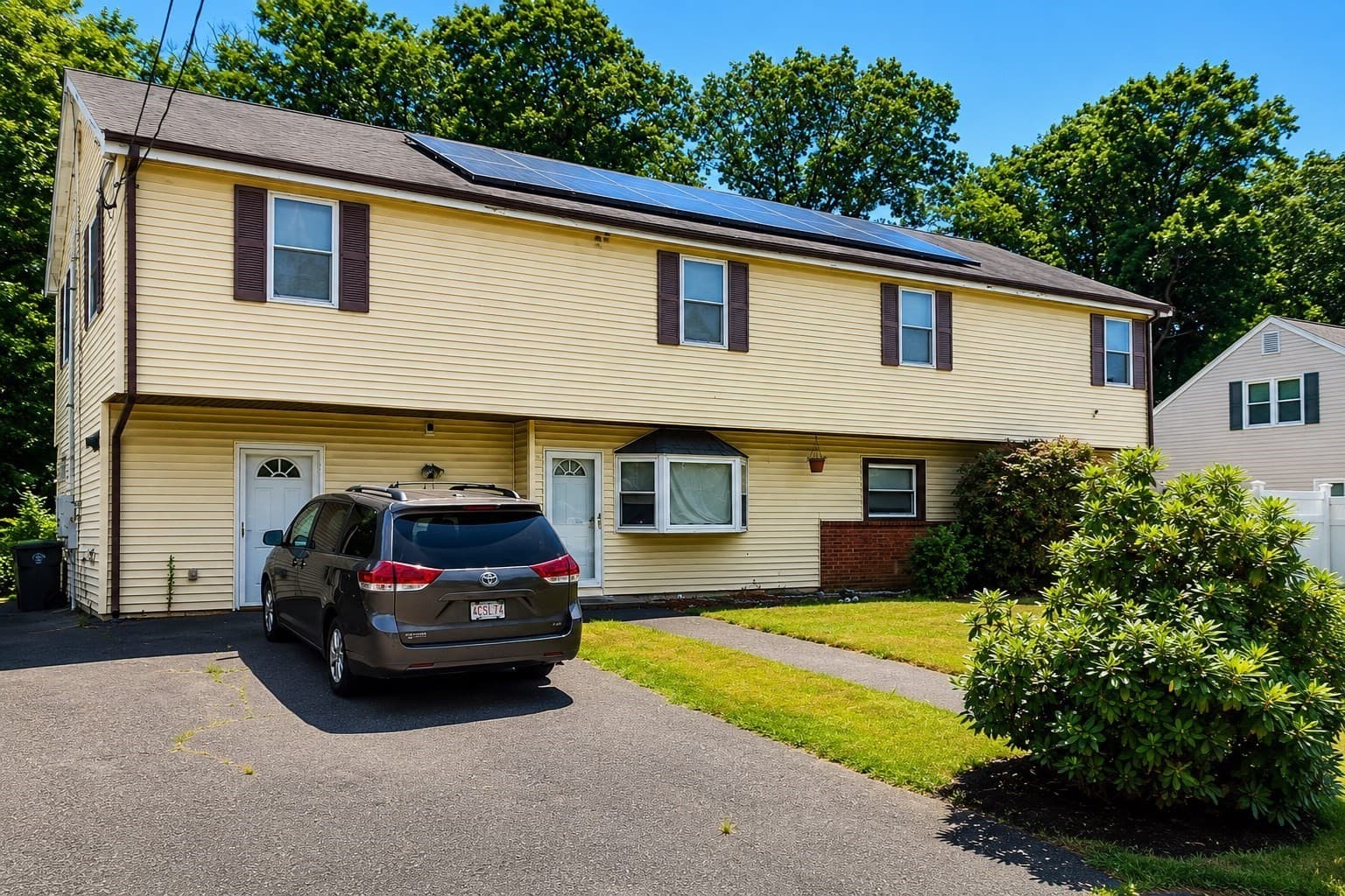 Single Family Residence at 141 Lester Rd, Brockton MA 02302, Brockton, photo 2 of 17