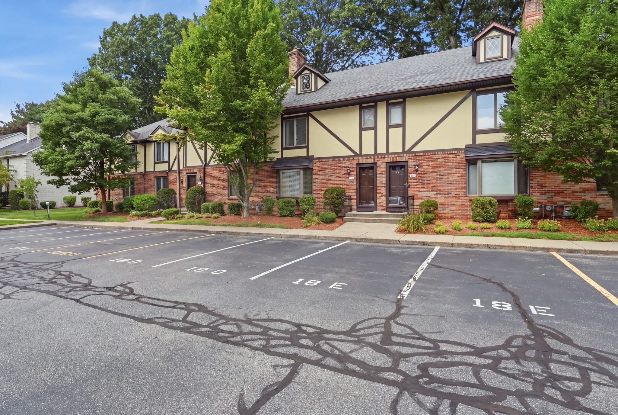 Condominium at 18 Mansion Woods Dr # D, Agawam MA 01001, Agawam, photo 32 of 38